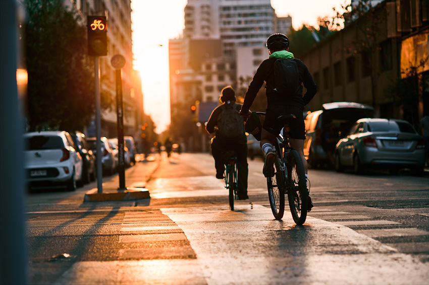 Ruedas sobre el atardecer - Santiago