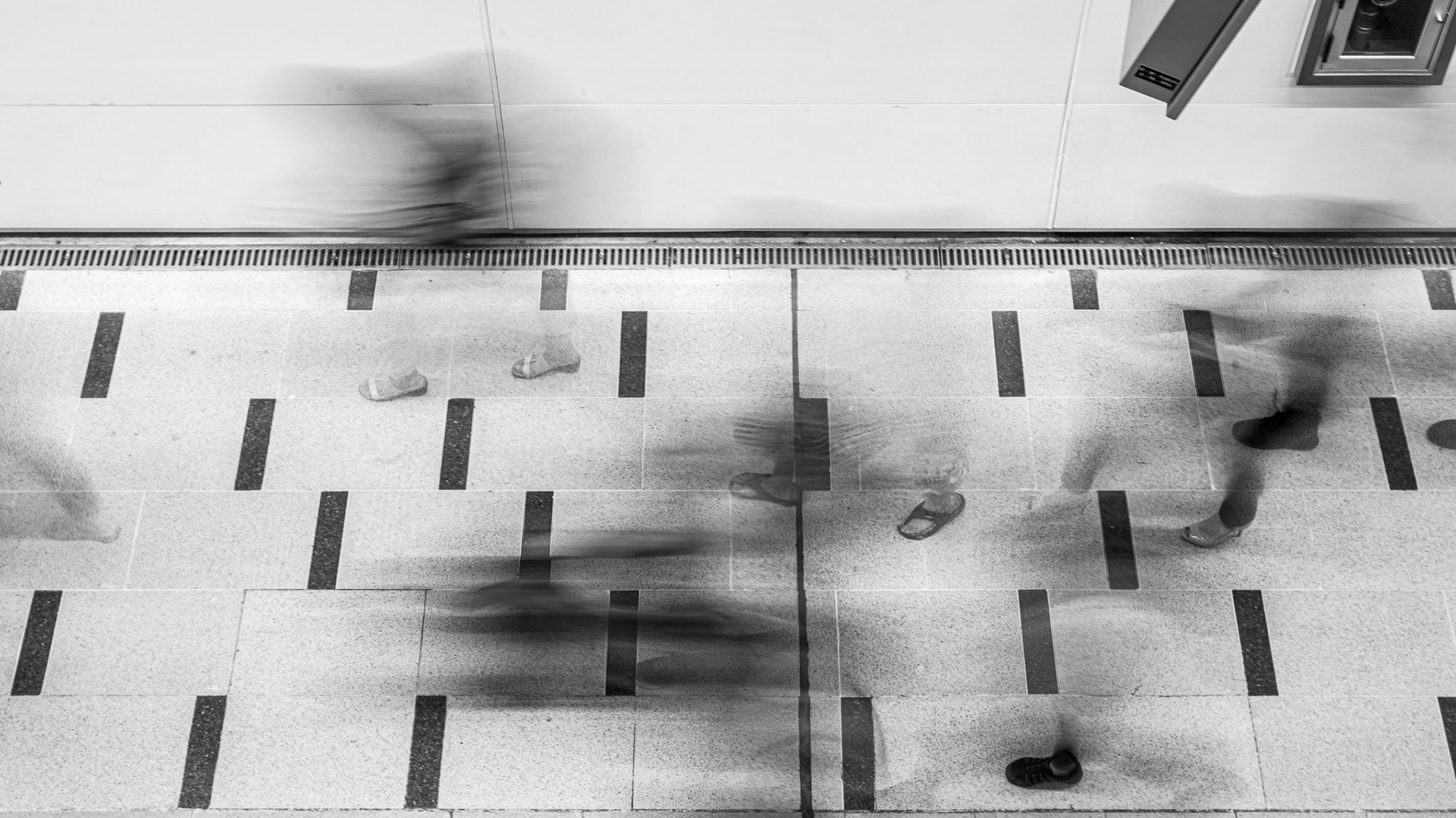 Pasar temporal - Andén Metro de Santiago