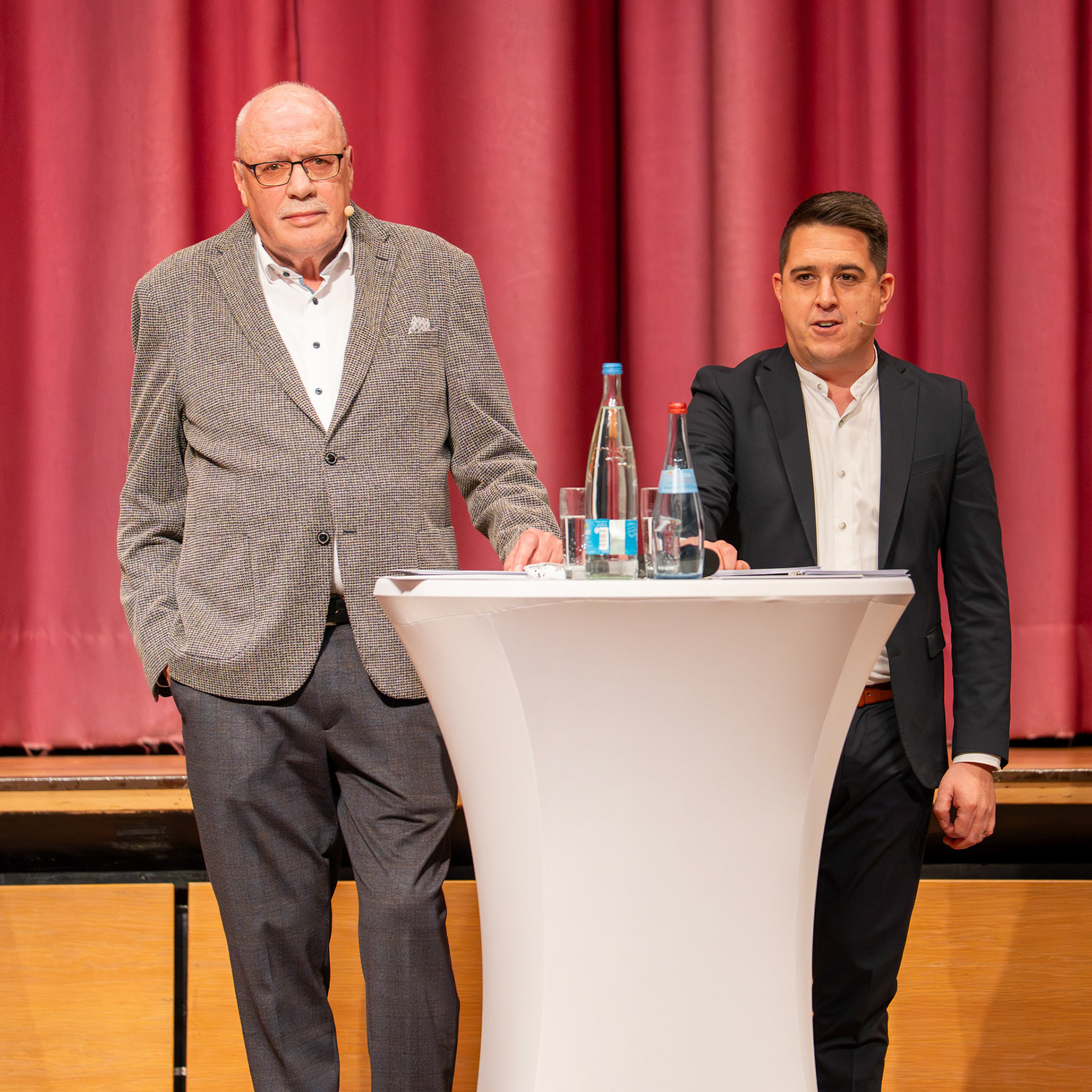 Die Moderatoren Hans Ilg und Benjamin Layer