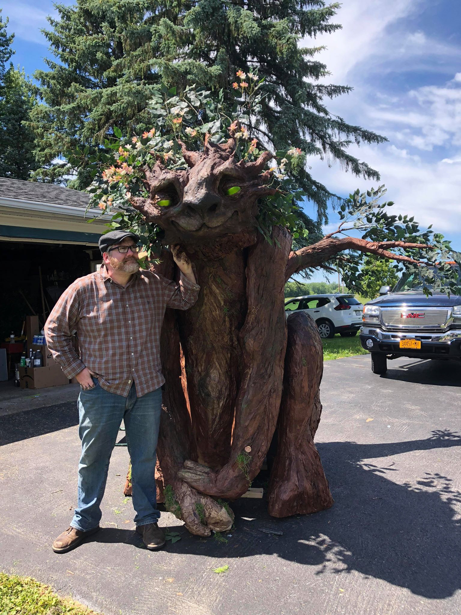 Giant Creature Assistant for artist Rob Rogalski
