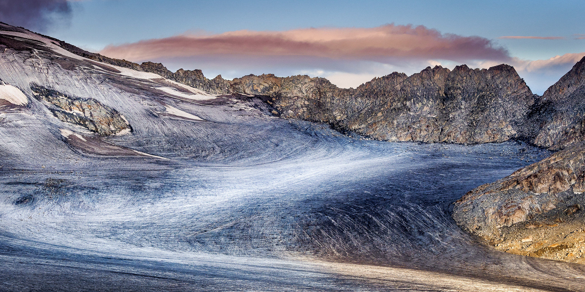 Vedretta del Mandrone. Passo Brizio e pendici del Corno Bianco dalla Lobbia Alta.