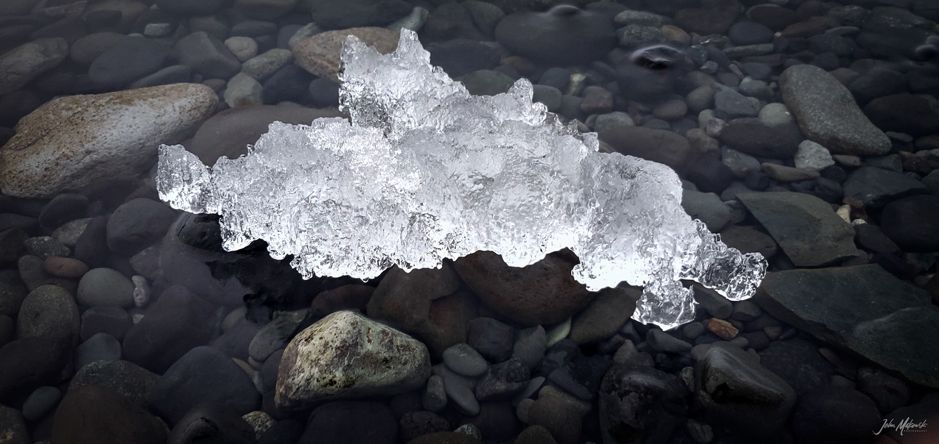 Fjallsárlón Glacier lagoon on the southern end of  Vatnajökull glacier