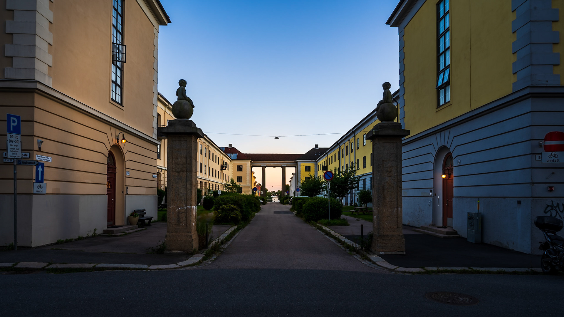 25. August