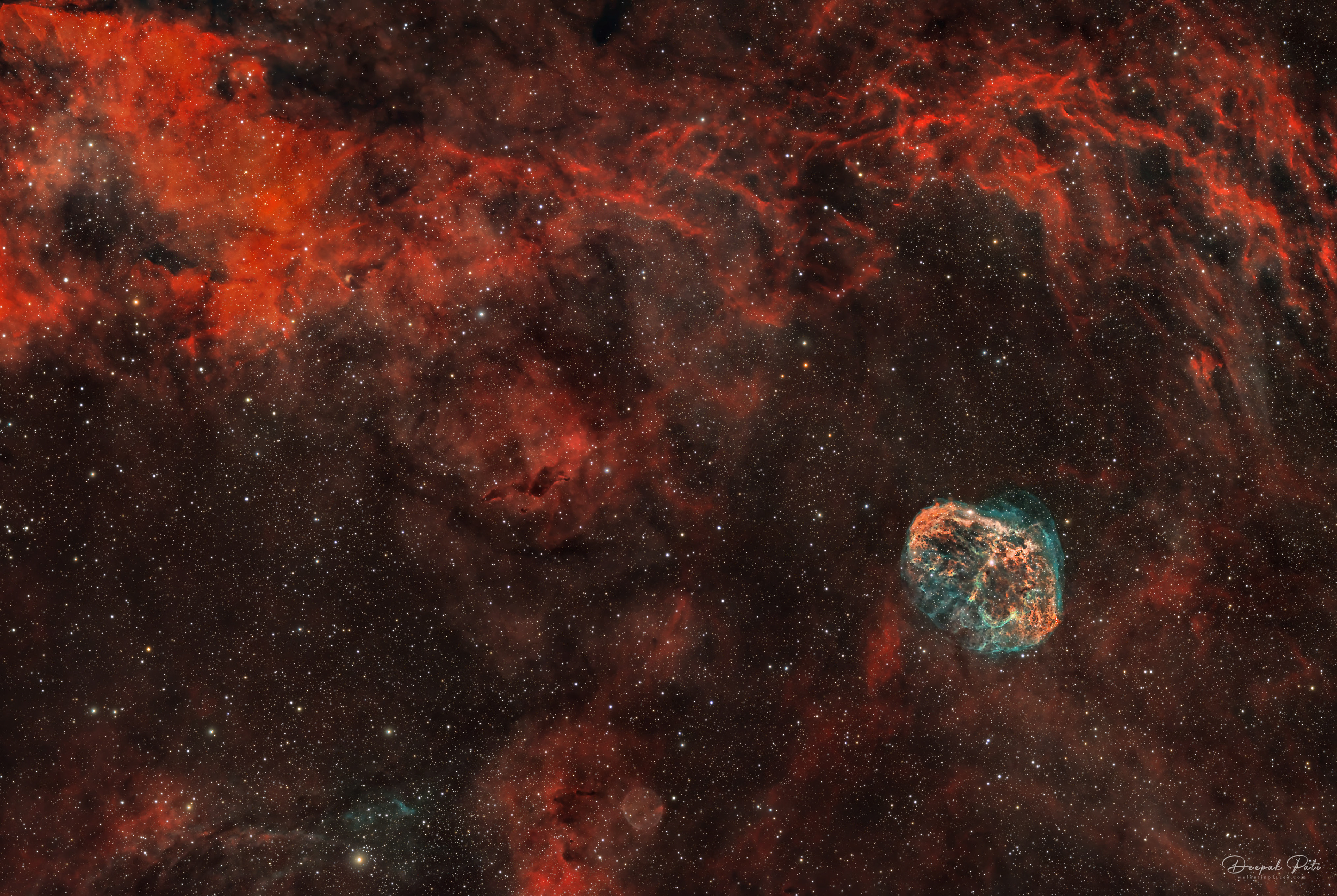 Crescent (NGC 6800) and Soap bubble nebula
