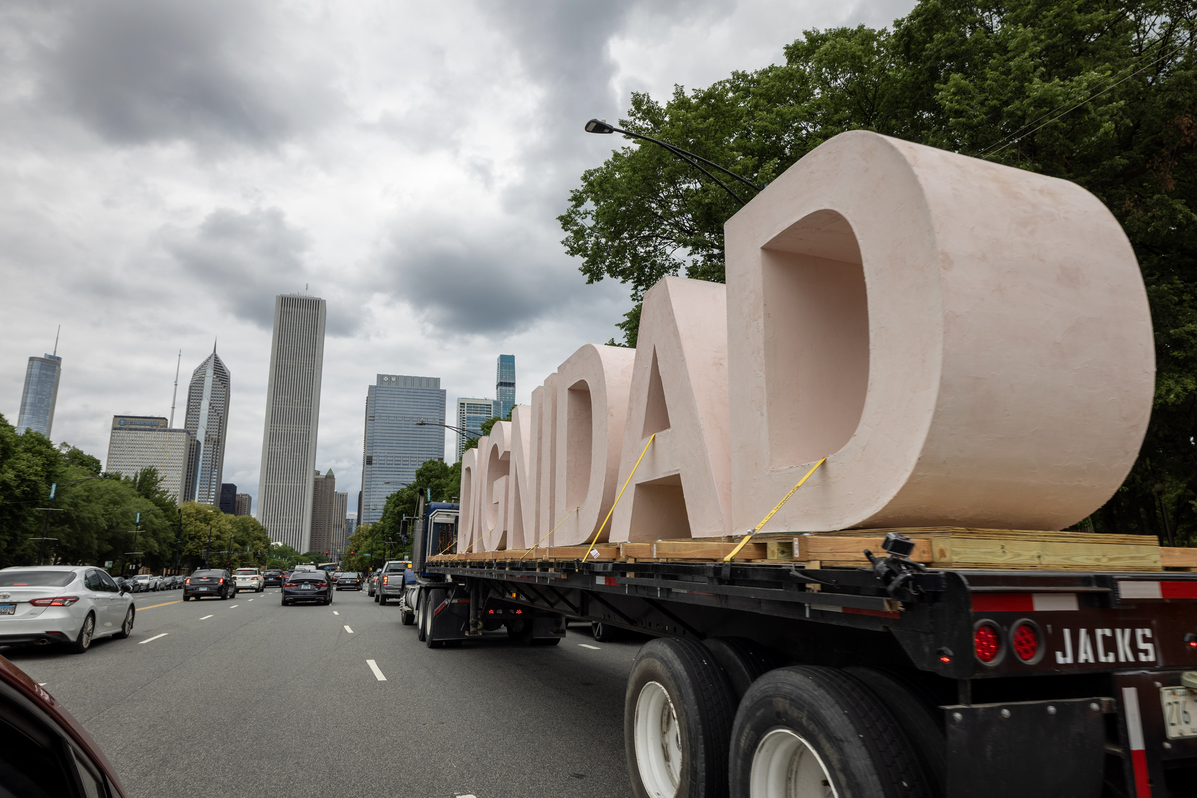 DIGNIDAD Touring Chicago. Photographer: Eric Perez