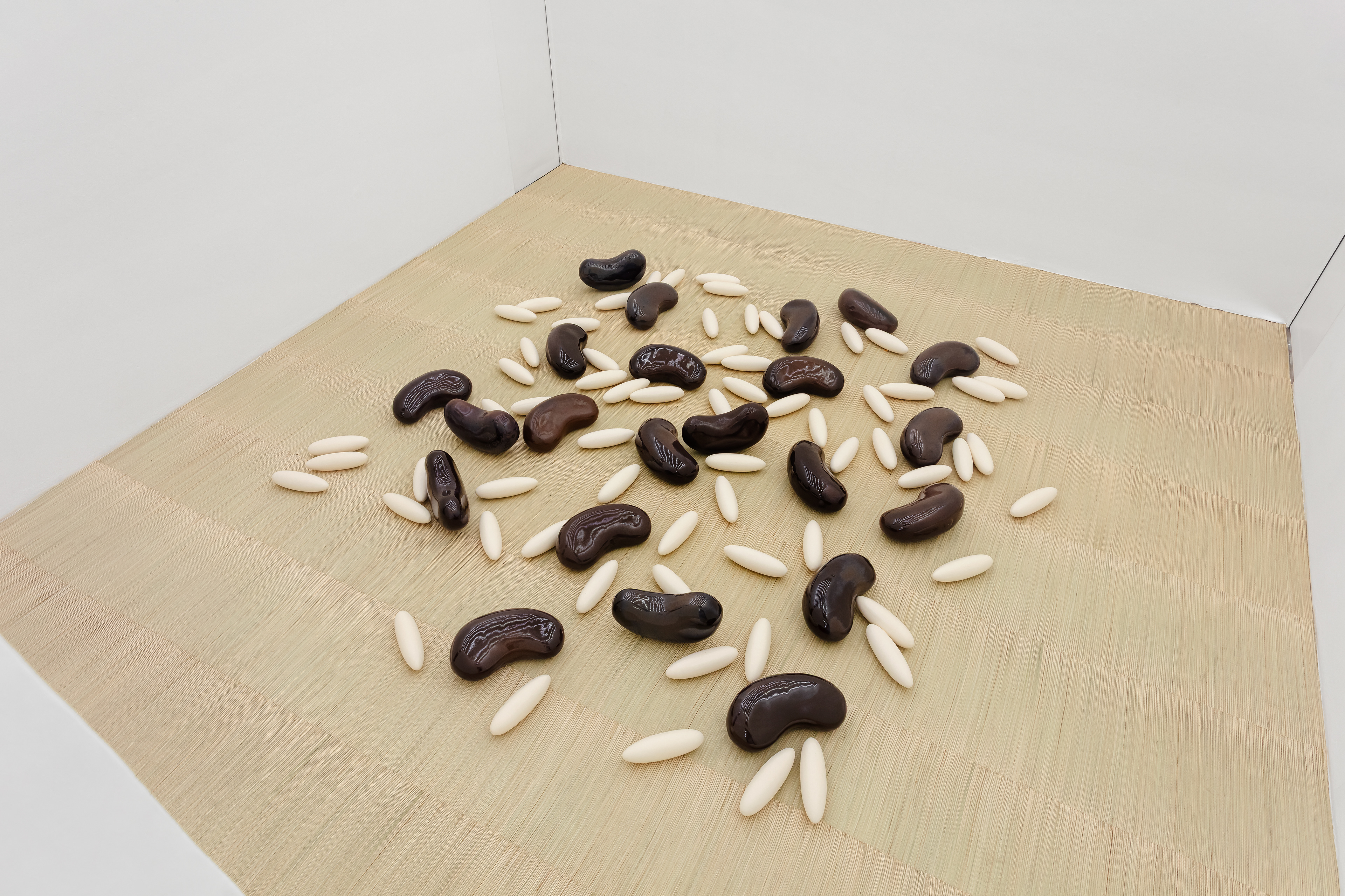 Iván Argote, Arroz com Feijão, Galeria Vermelho. On view August - October 2025. Courtesy of the artist and Vermelho.
