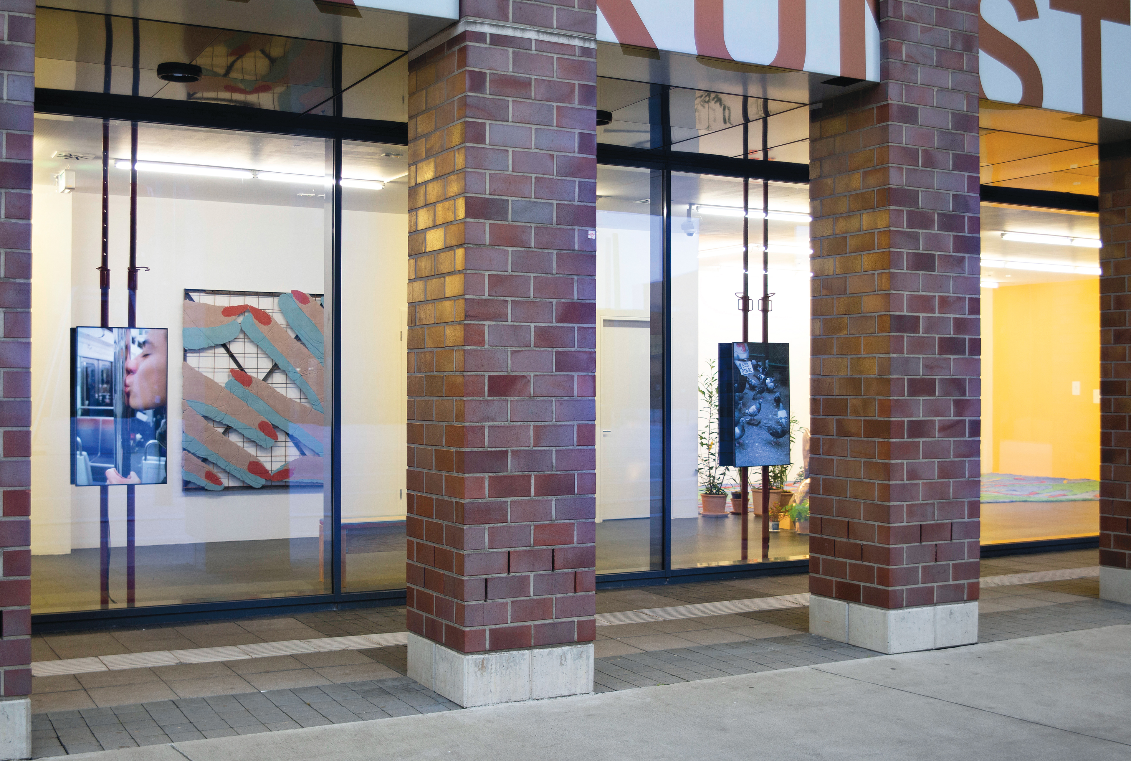 Iván Argote, Chaflierplatz, Dortmunder Kunstverein. On view September - November 2021. Courtesy of the artist and Dortmunder Kunstverein.