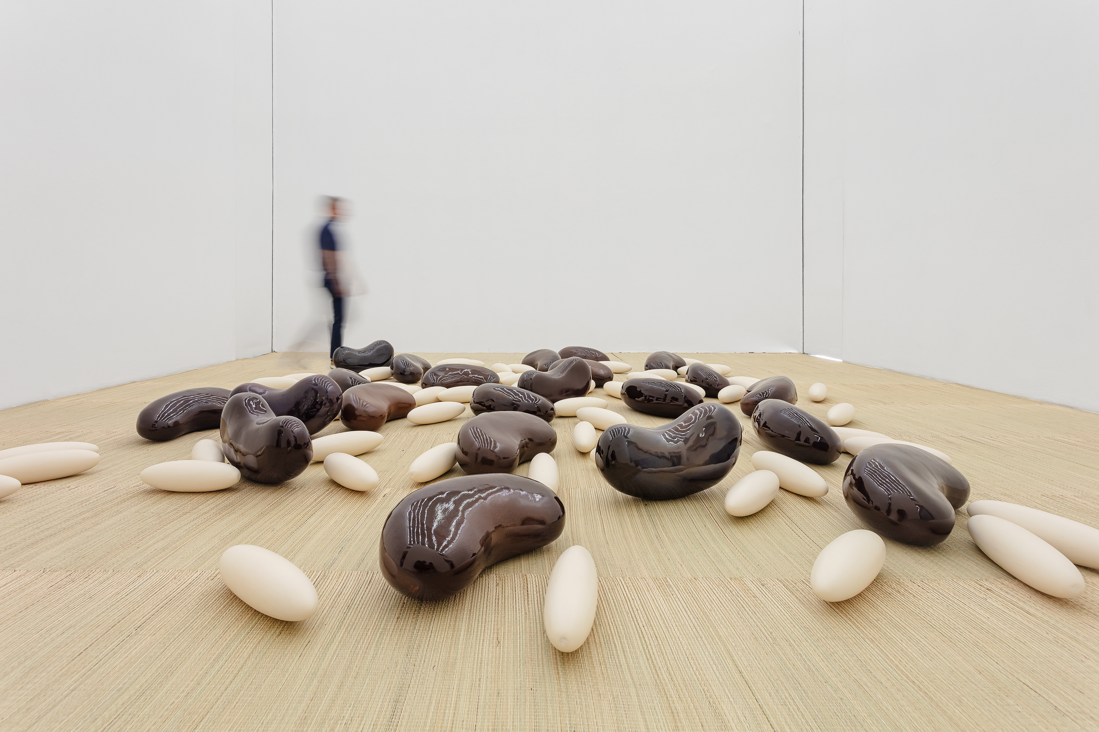Iván Argote, Arroz com Feijão, Galeria Vermelho. On view August - October 2025. Courtesy of the artist and Vermelho.
