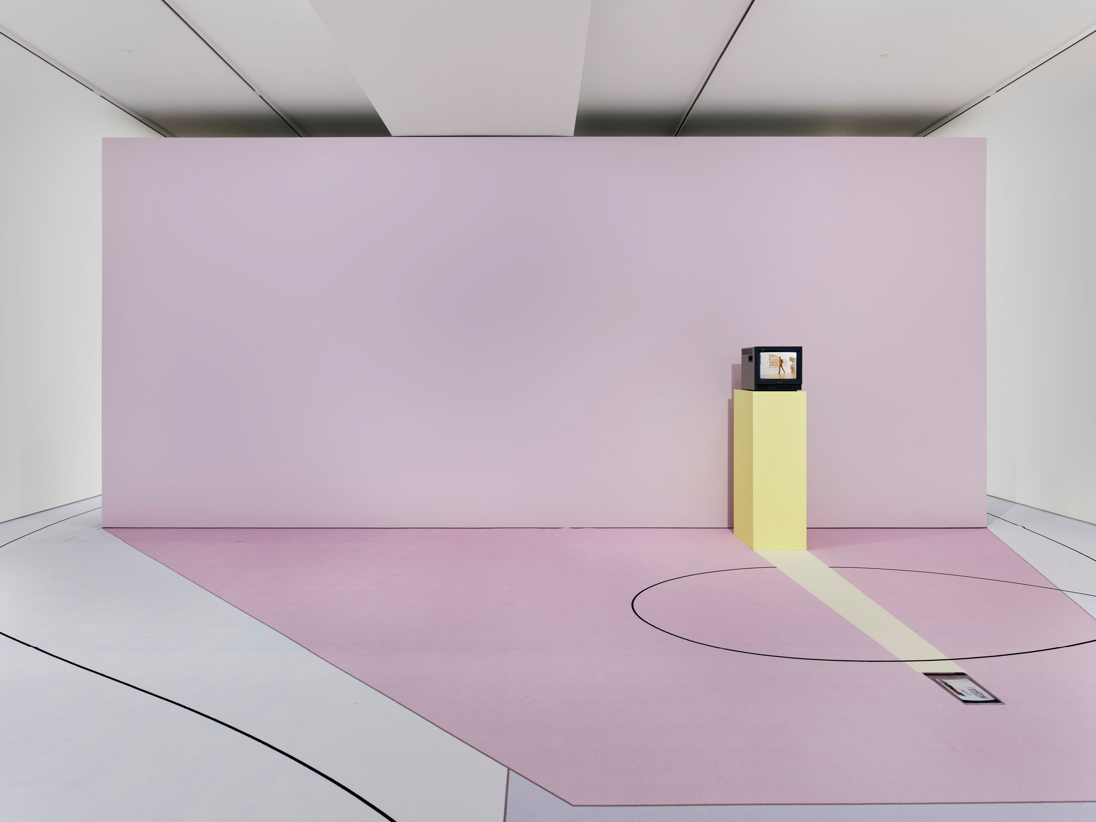 Installation Views, Mamarrachos: Quinceañera, Perrotin, London, 2026. ©Eva Herzog