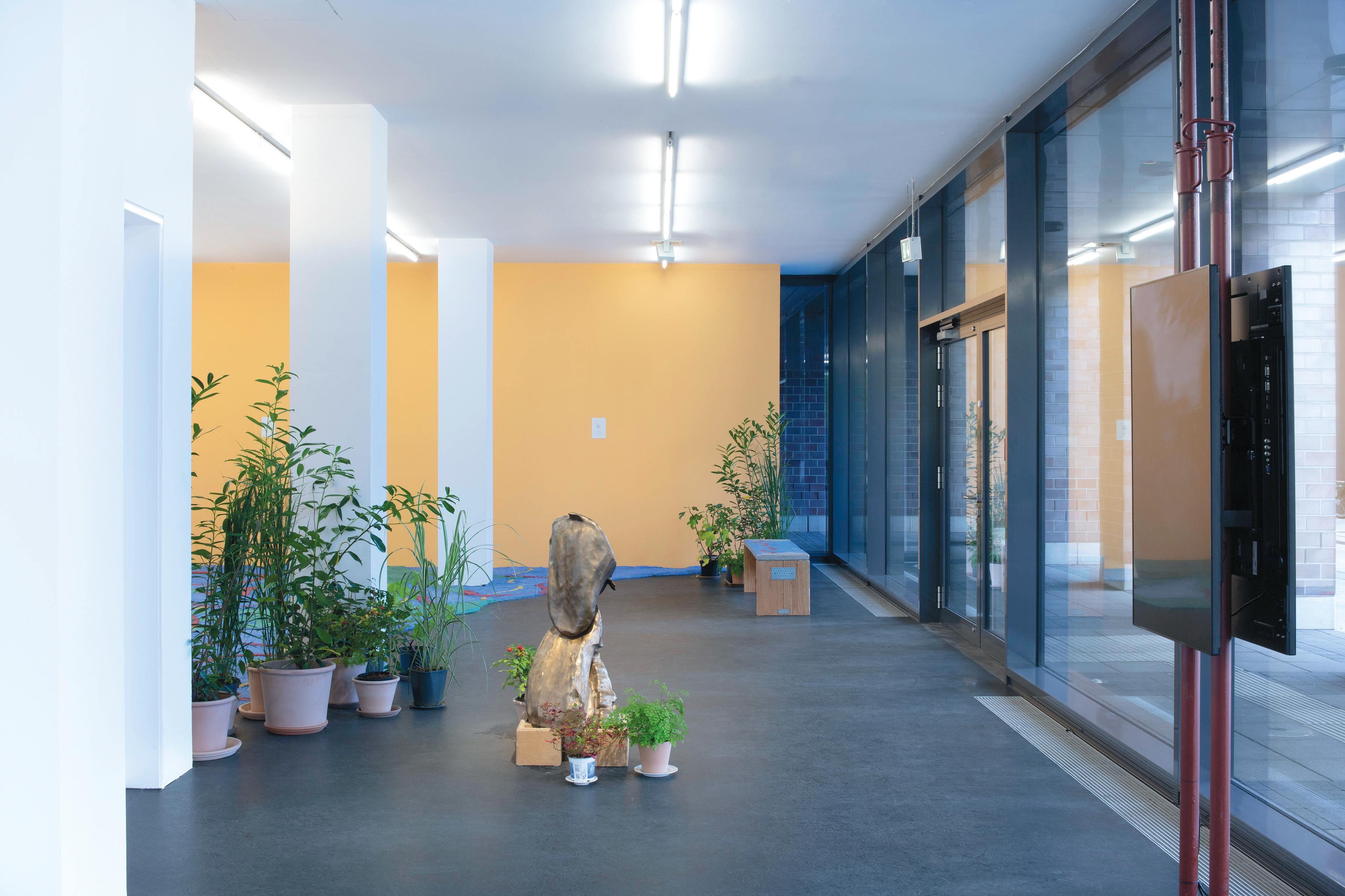 Iván Argote, Chaflierplatz, Dortmunder Kunstverein. On view September - November 2021. Courtesy of the artist and Dortmunder Kunstverein.