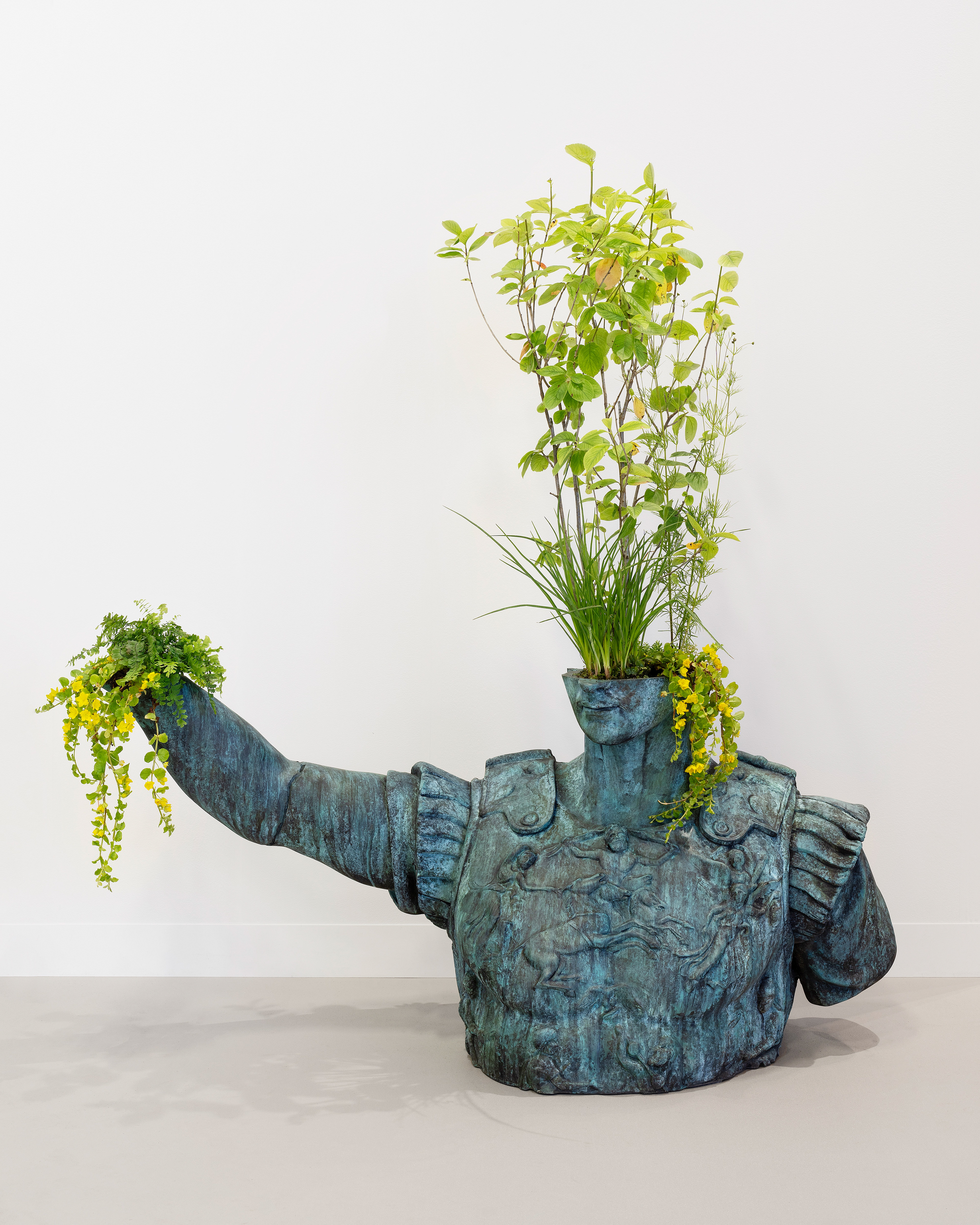 Iván Argote, Wild Flowers, Augustus: A Chest, 2024. Courtesy of Albarrán Bourdais.