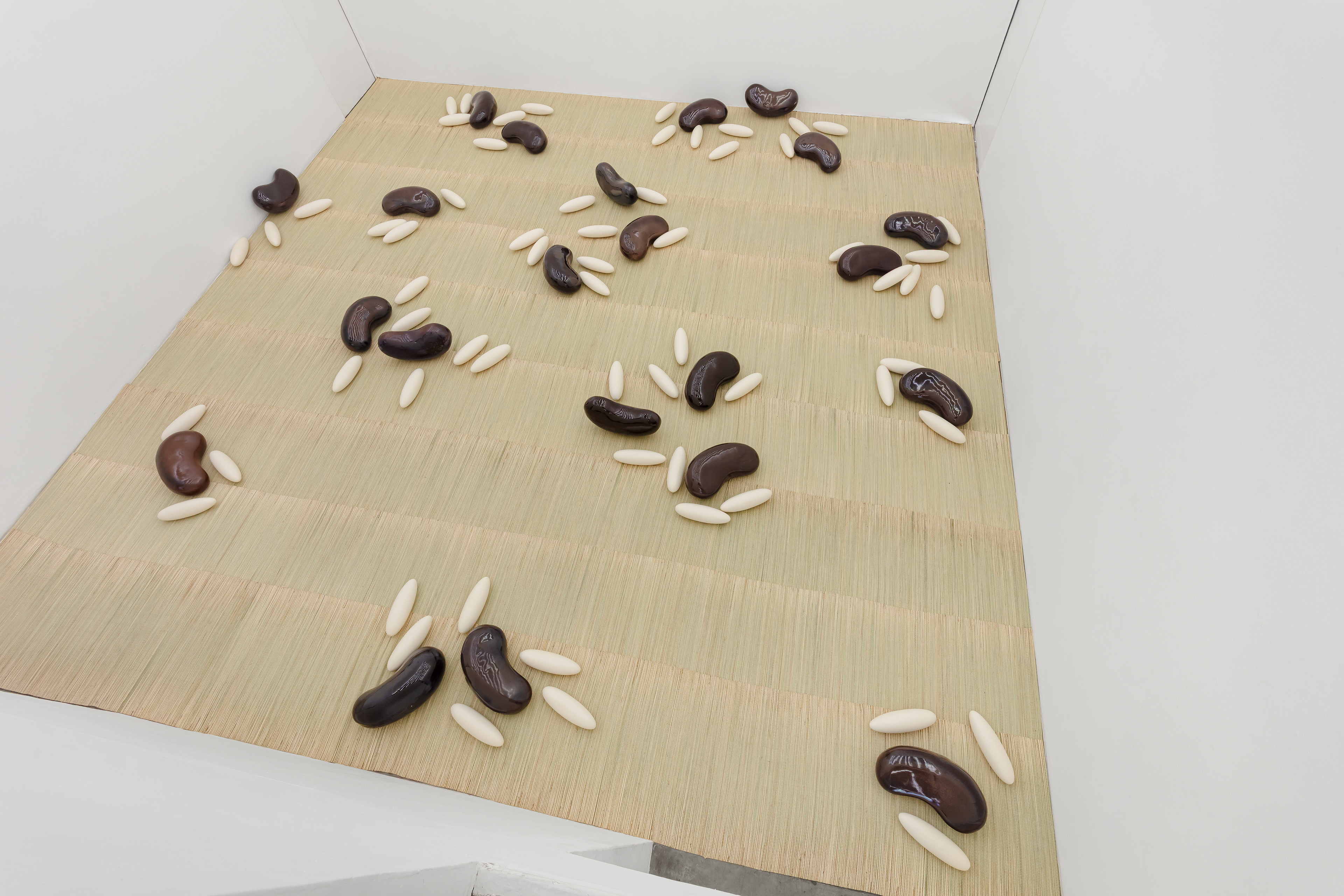 Iván Argote, Arroz com Feijão, Galeria Vermelho. On view August - October 2025. Courtesy of the artist and Vermelho.