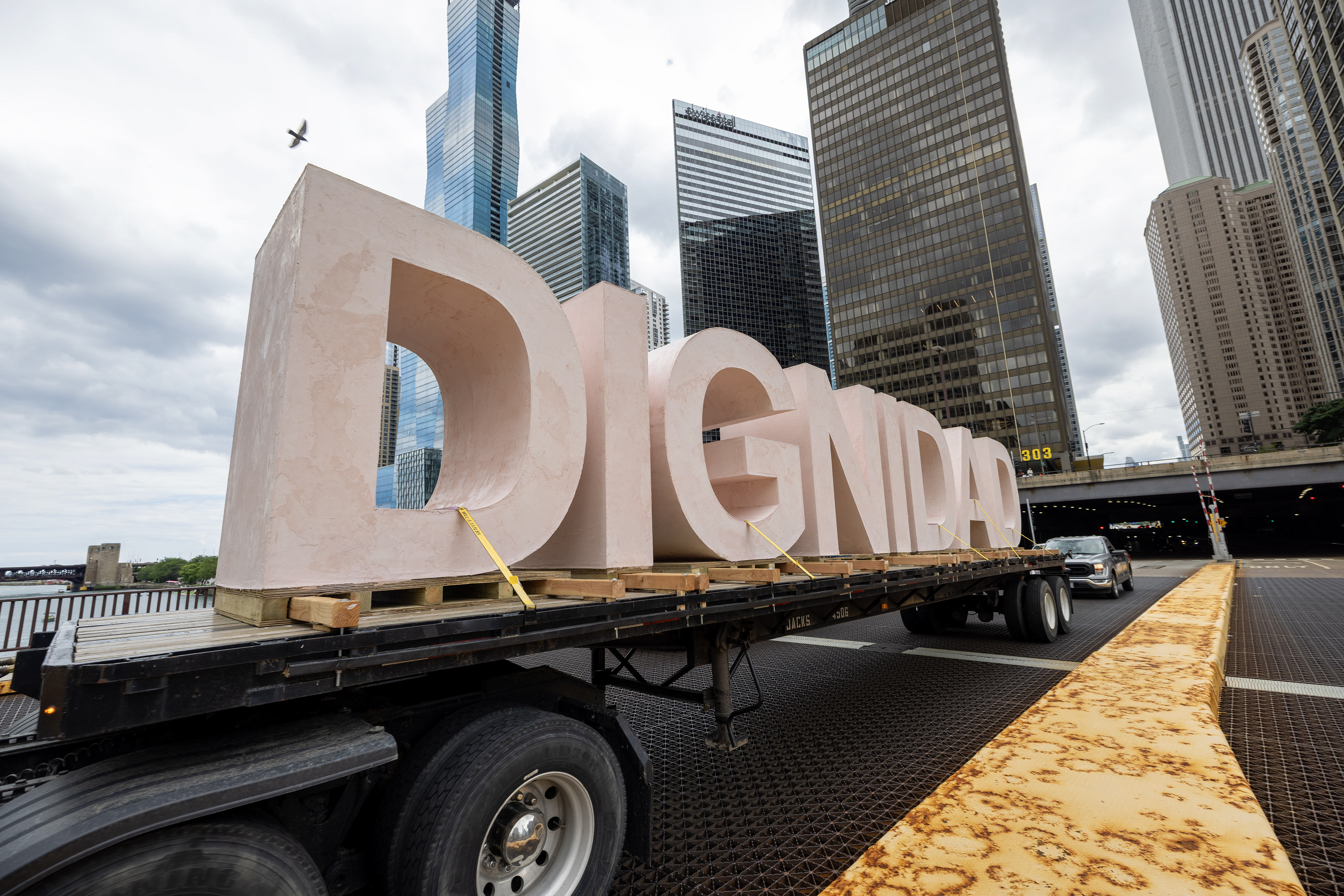 DIGNIDAD Touring Chicago. Photographer: Eric Perez