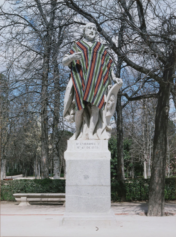 Iván Argote. Turistas: Don Enrique II, Madrid, Parque del Retiro, 2012.