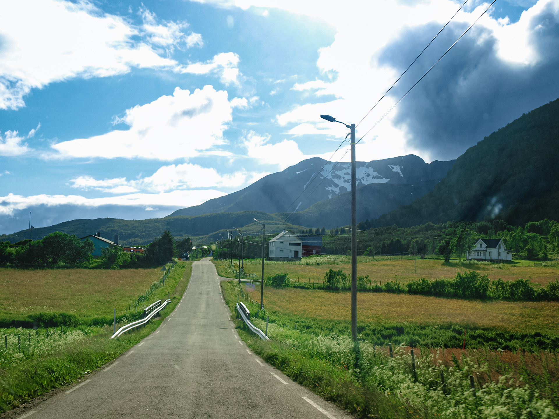 Small farms along the road to Skrolsvik