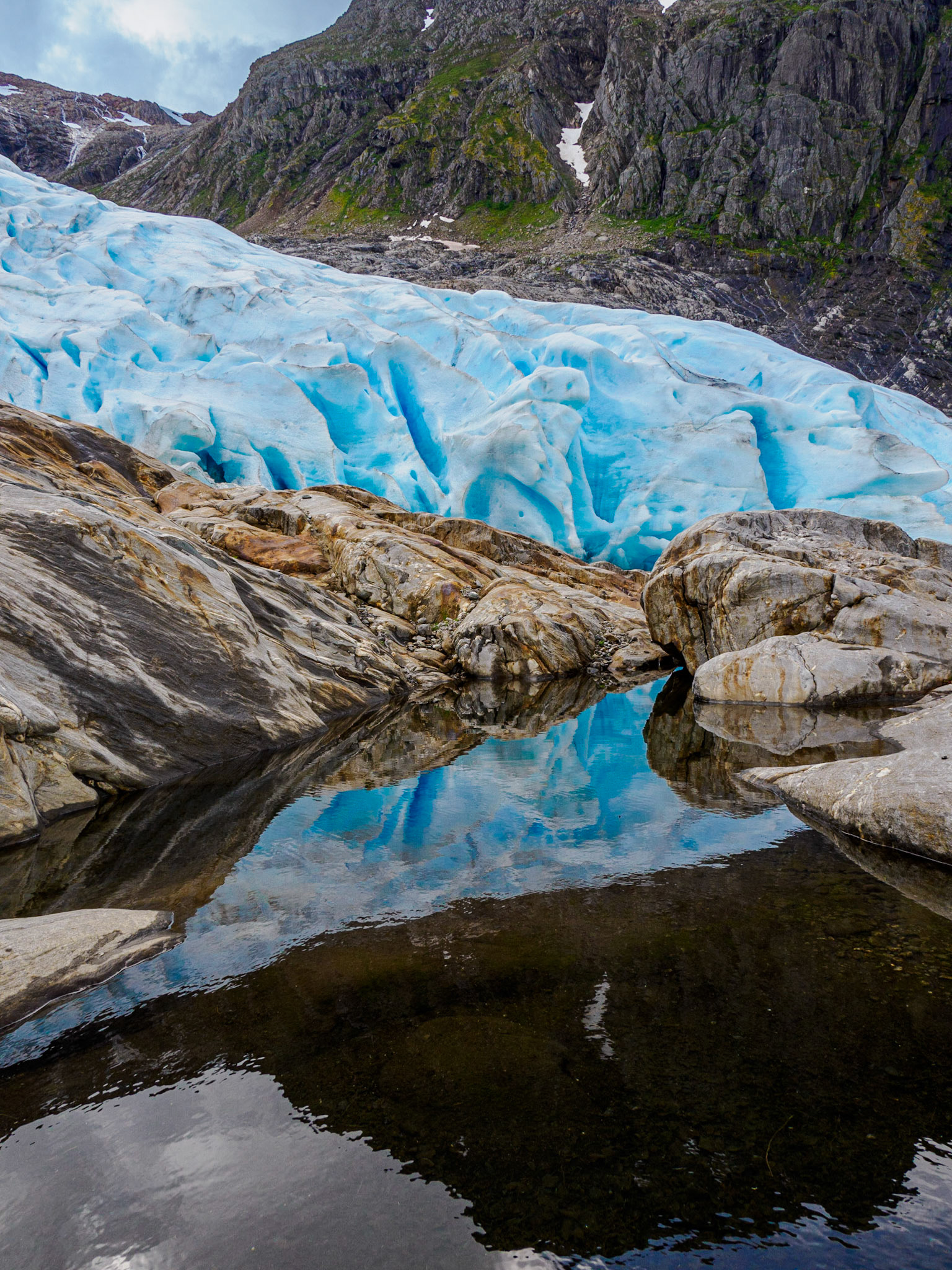 Speiling av engenbreen