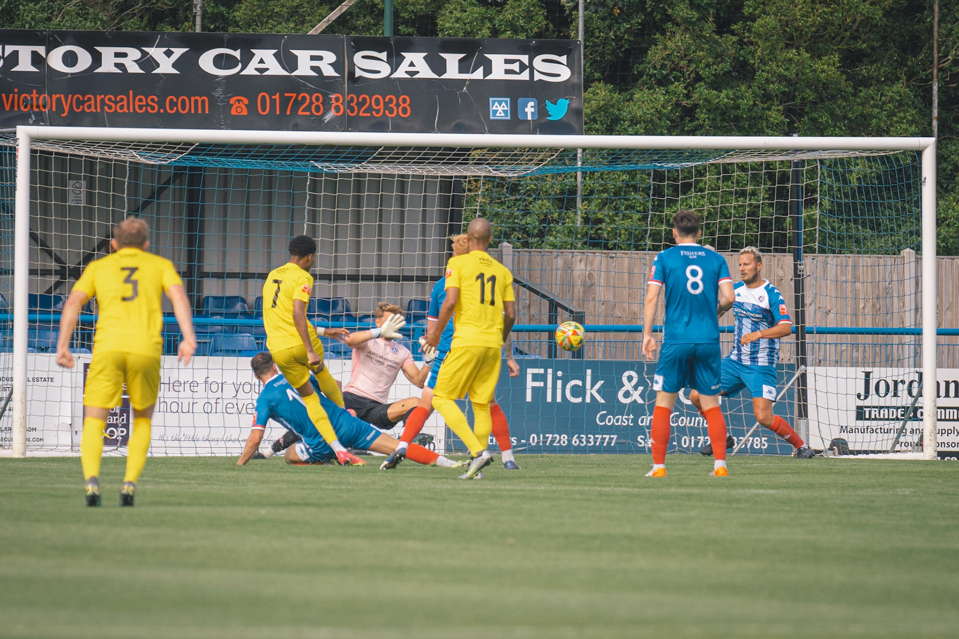 Rossi Jarvis blocking a shot off the line in the 1st half