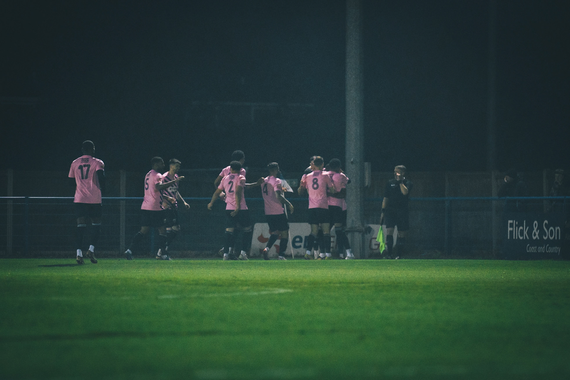 Nuneaton rush to corner to celebrate