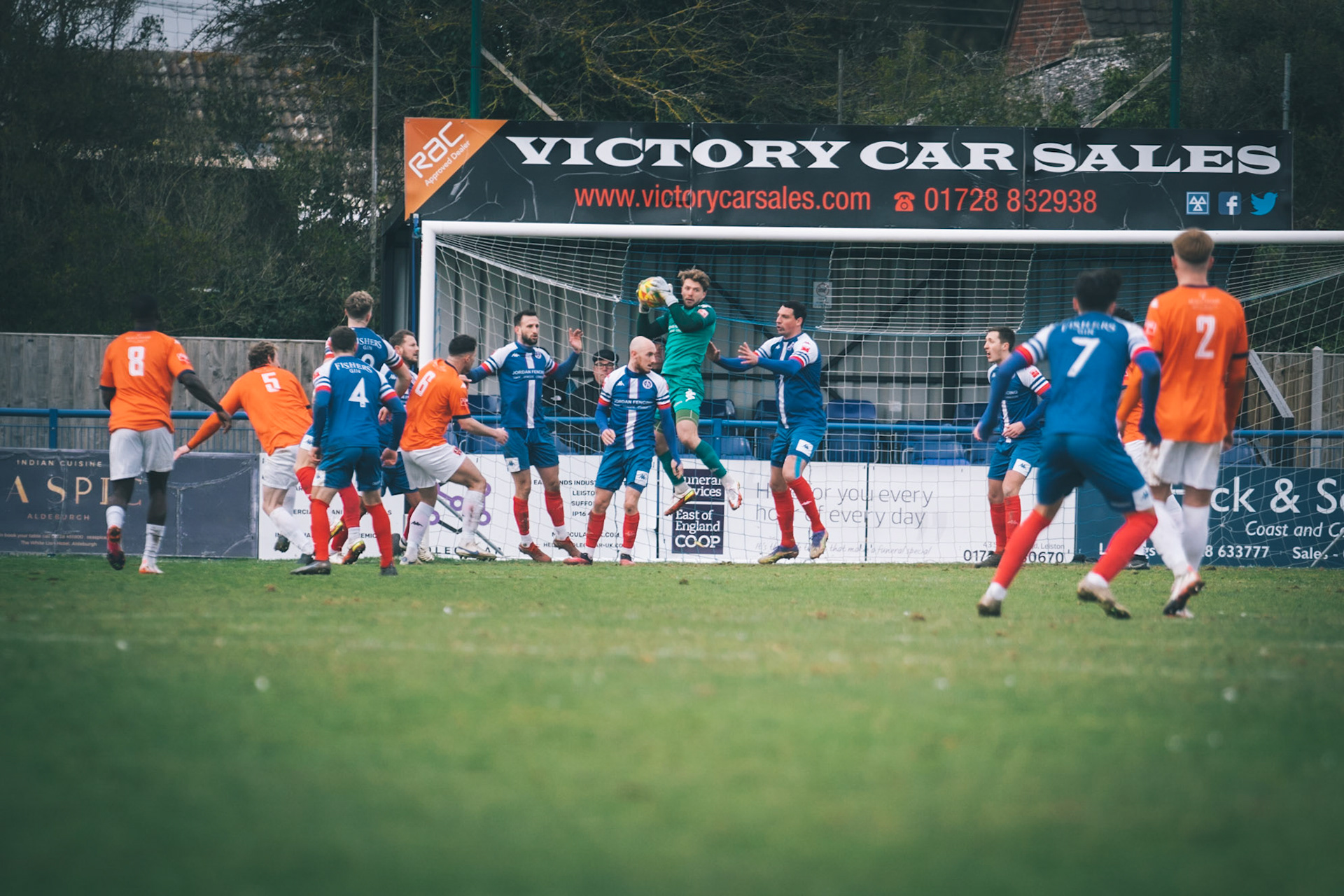 Sam Donkin Claiming the ball from a set peice