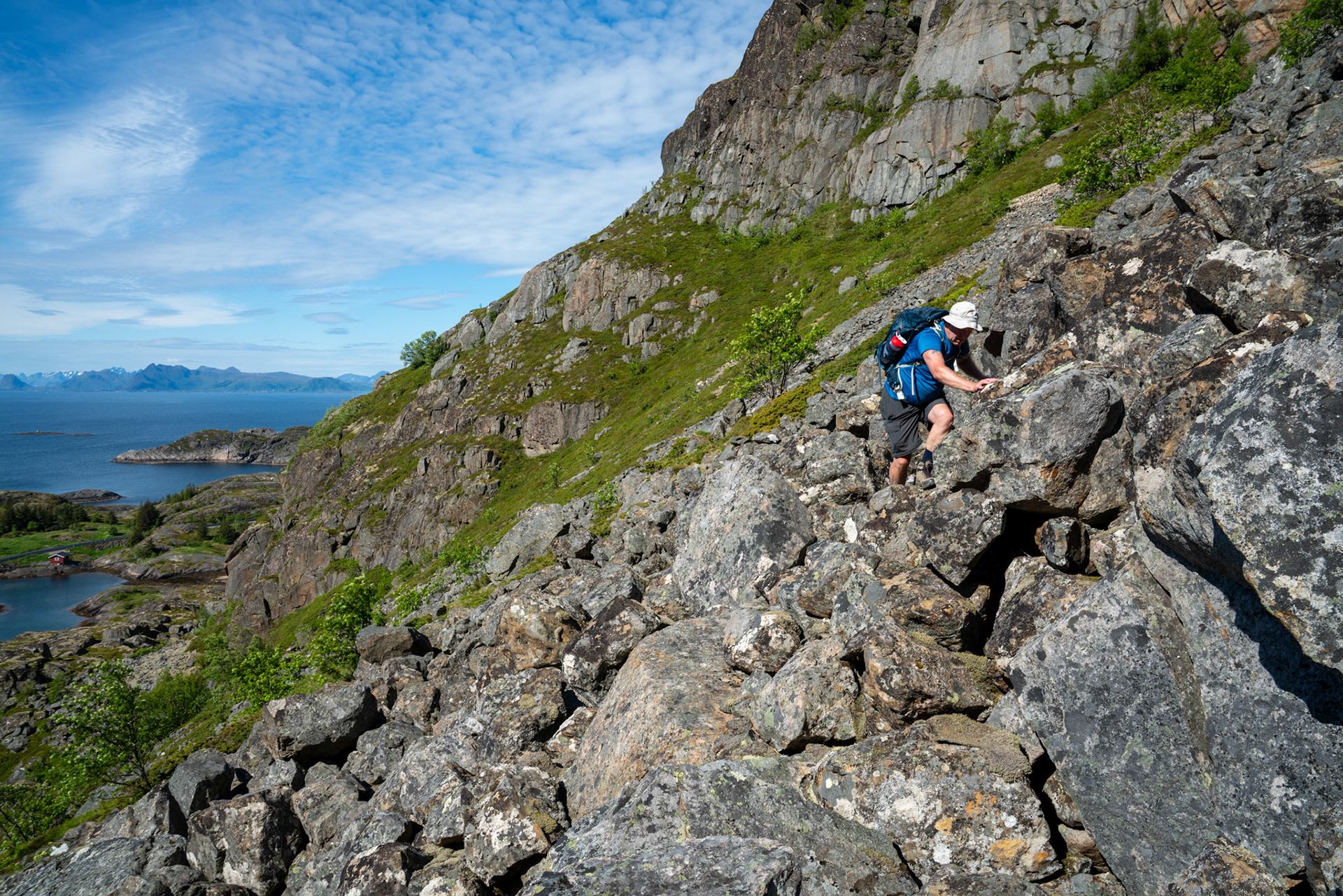 Scrambling on Festvagtind
