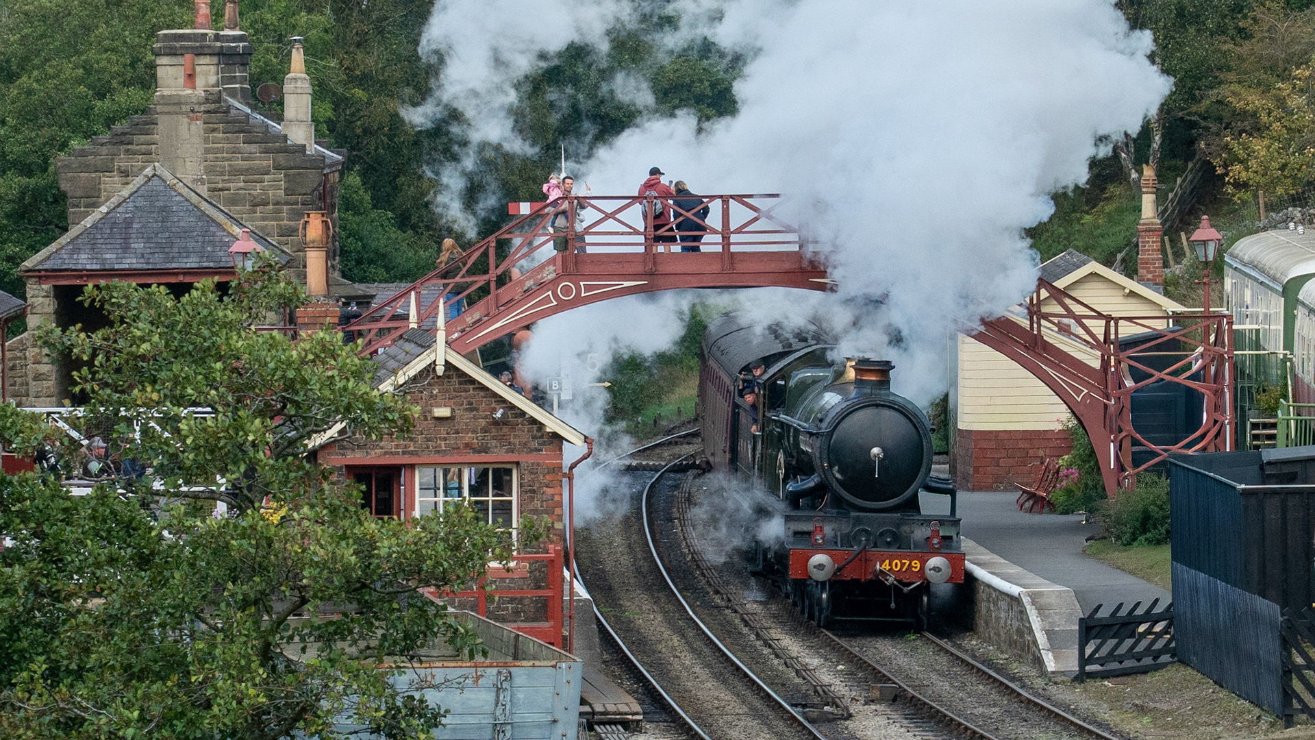 Pendennis Castle steam locomotive arriving at Goathland