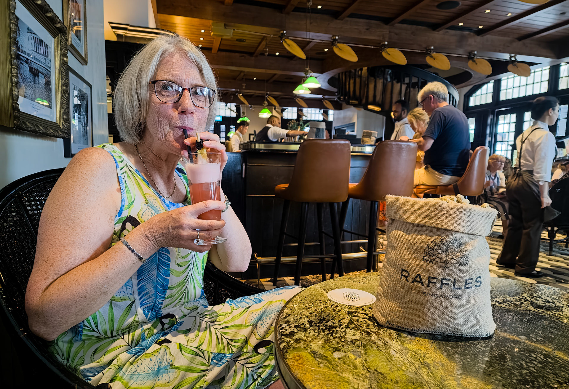 Singapore Sling, tick