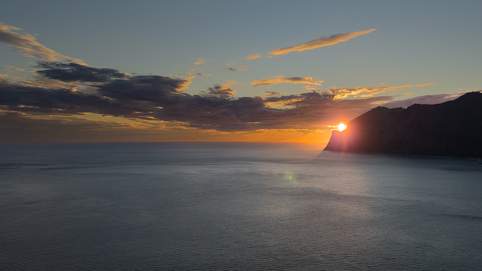 Midnight sun at Mefjordvaer