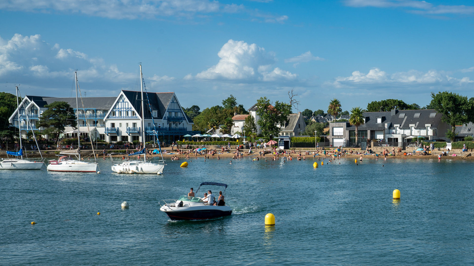 Plage de Conleau near Vannes, Brittany