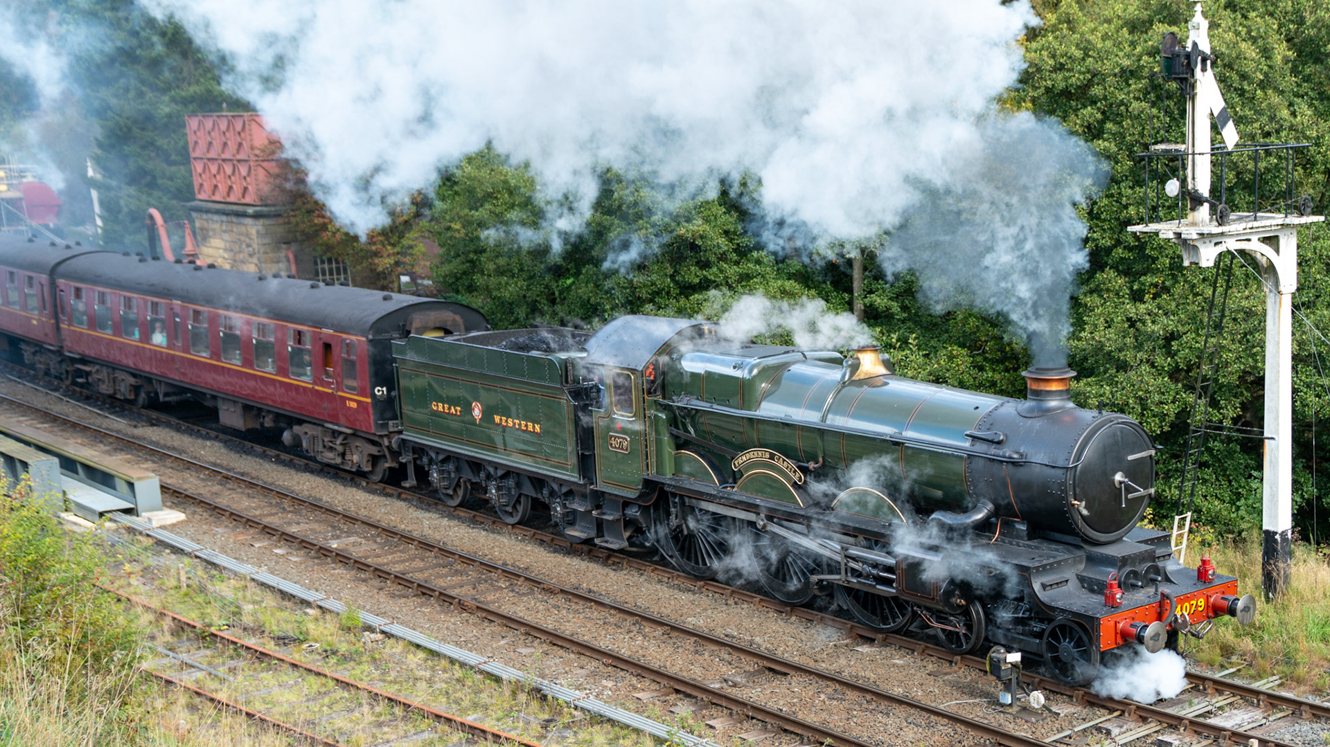 Pendennis Castle steam locomotive leaving Goathland