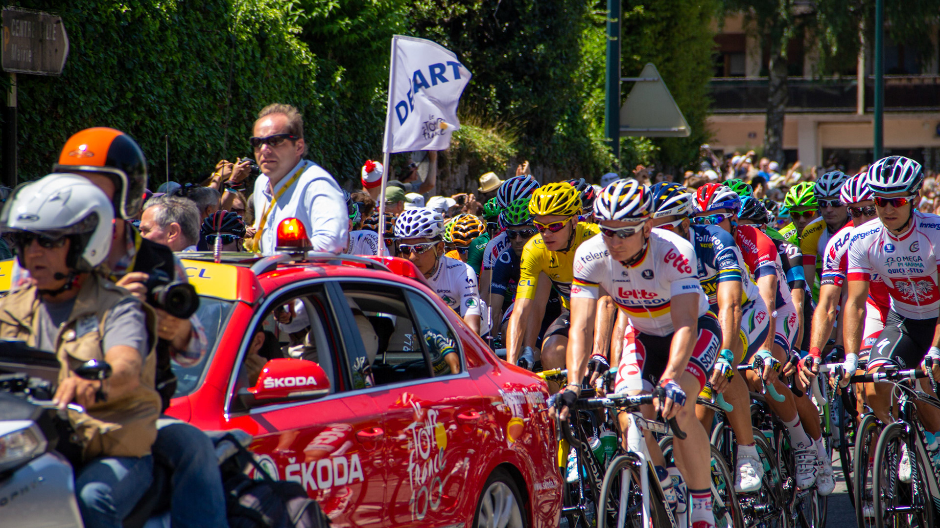 Chris Froome in yellow