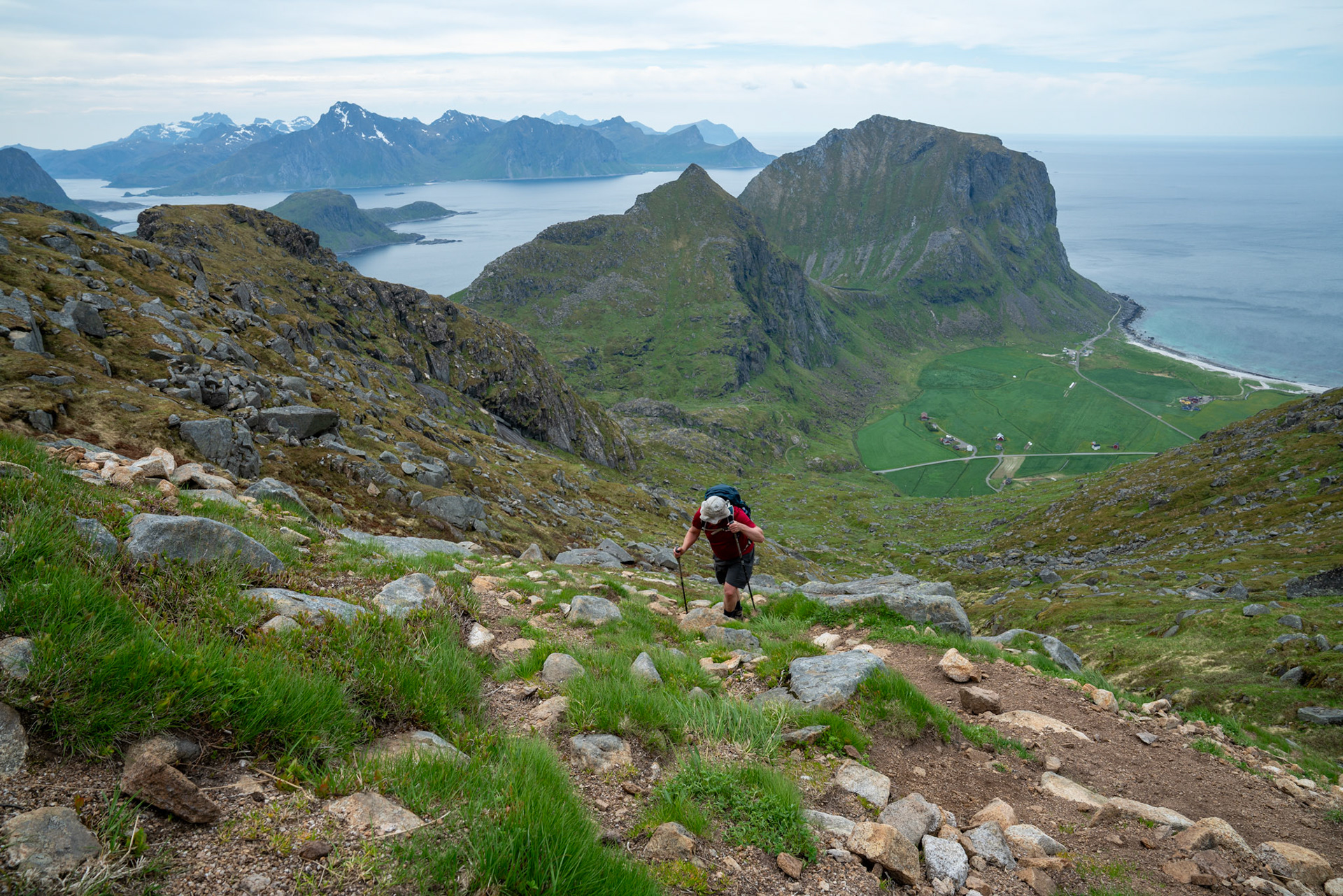 On the way up Himmeltinden