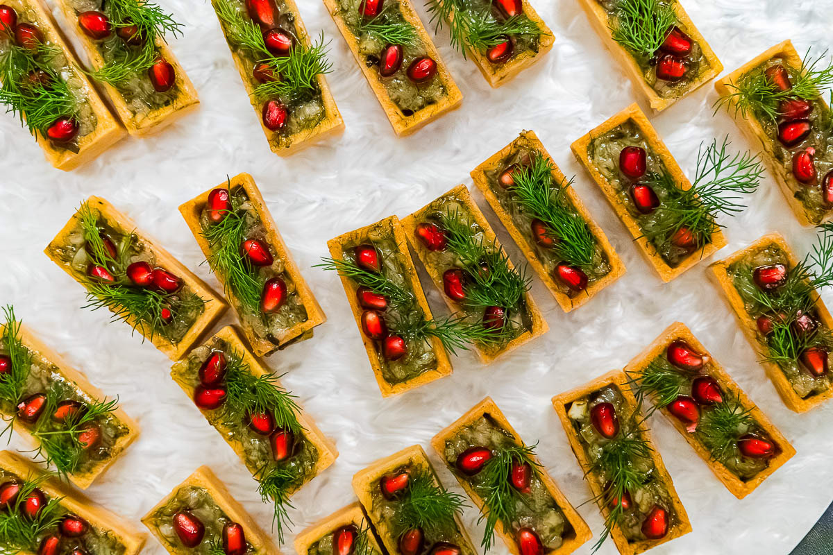 Beautiful and colorful wedding snacks, photographed by a wedding photographer Amsterdam.