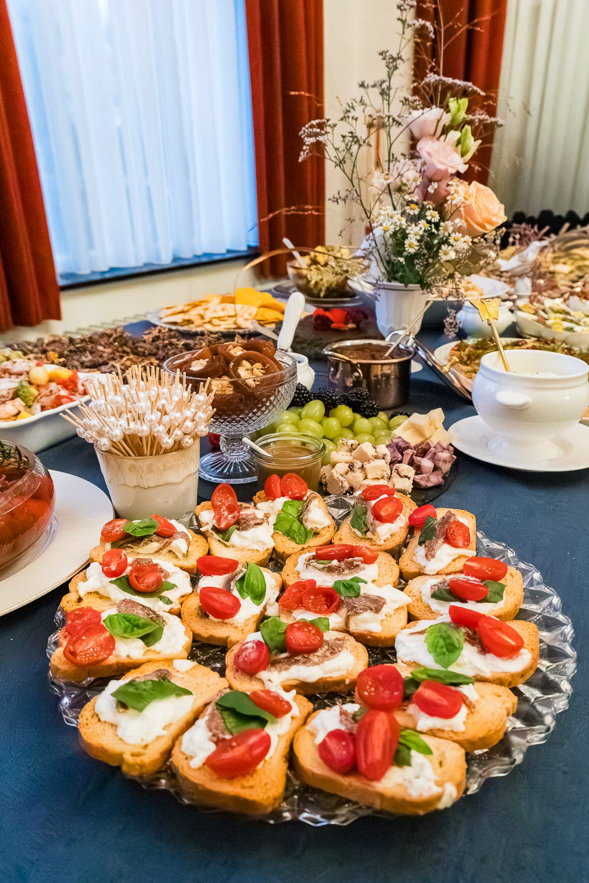 Colorful snacks at the Asian wedding, photographed by wedding photographer Amsterdam.
