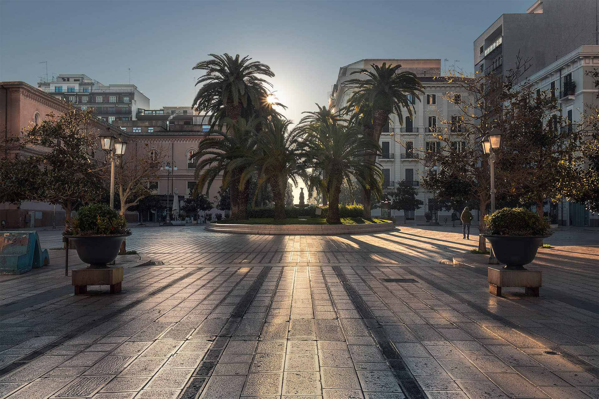 Taranto - Alba su Piazza Maria Immacolata