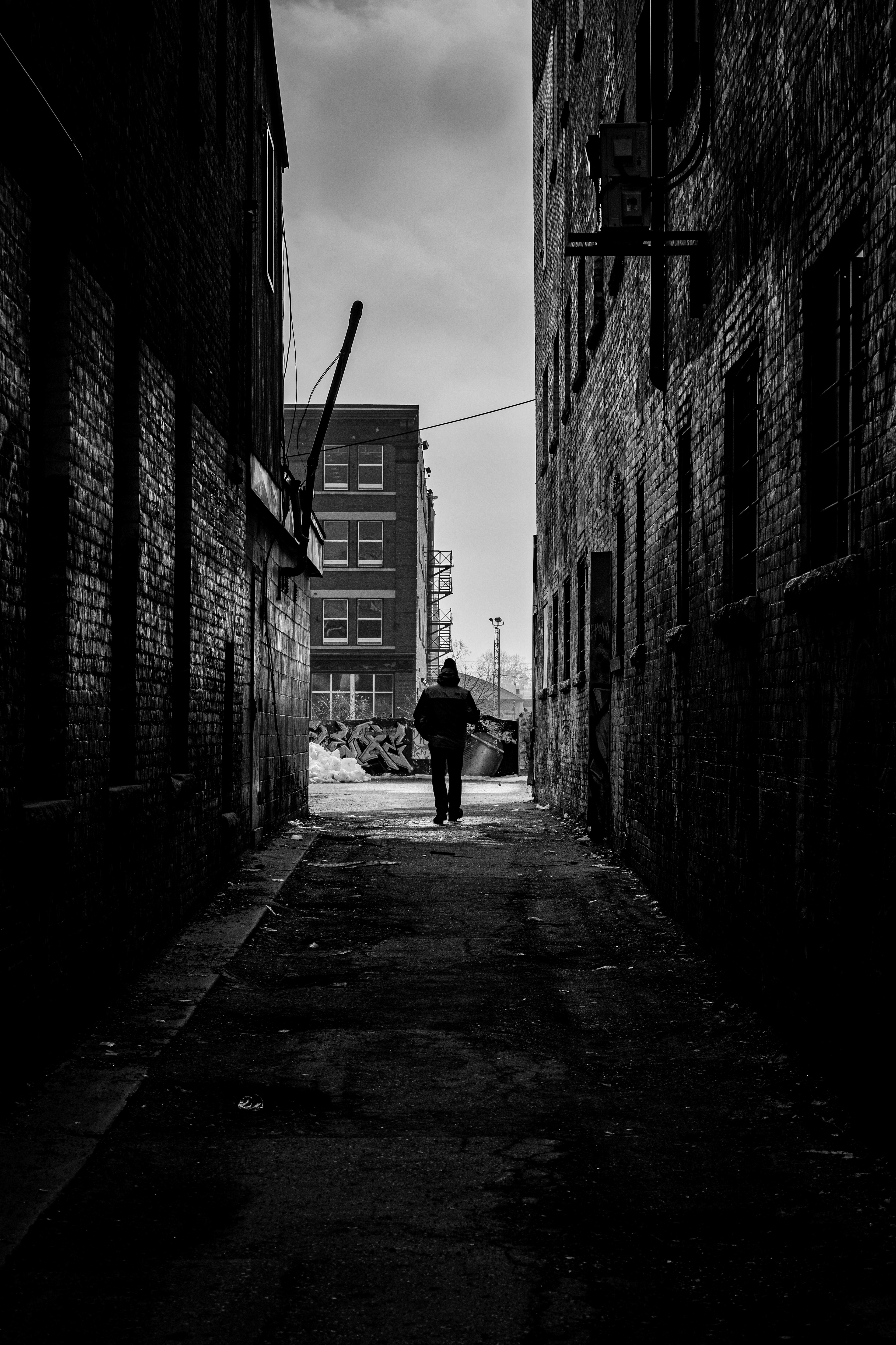 DARK ALLEY