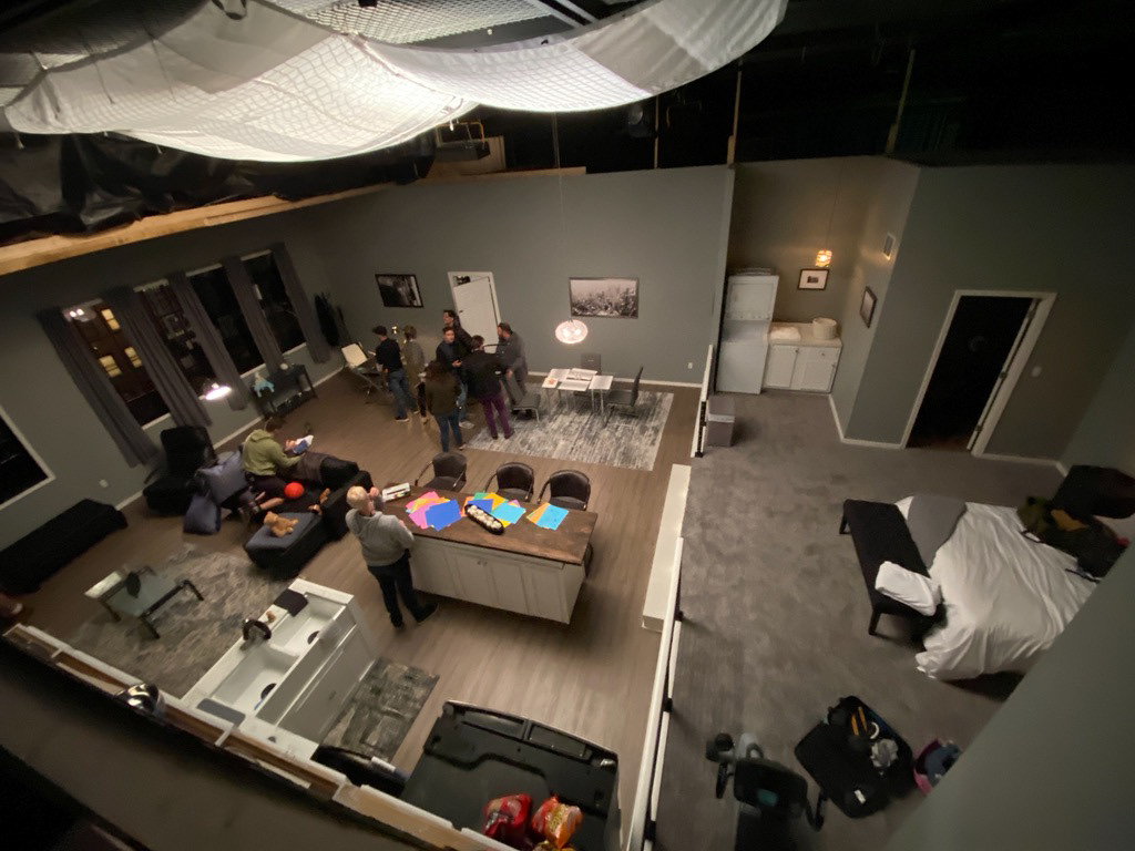 Set Decoration for Manhattan Apartment in Mr. Manhattan