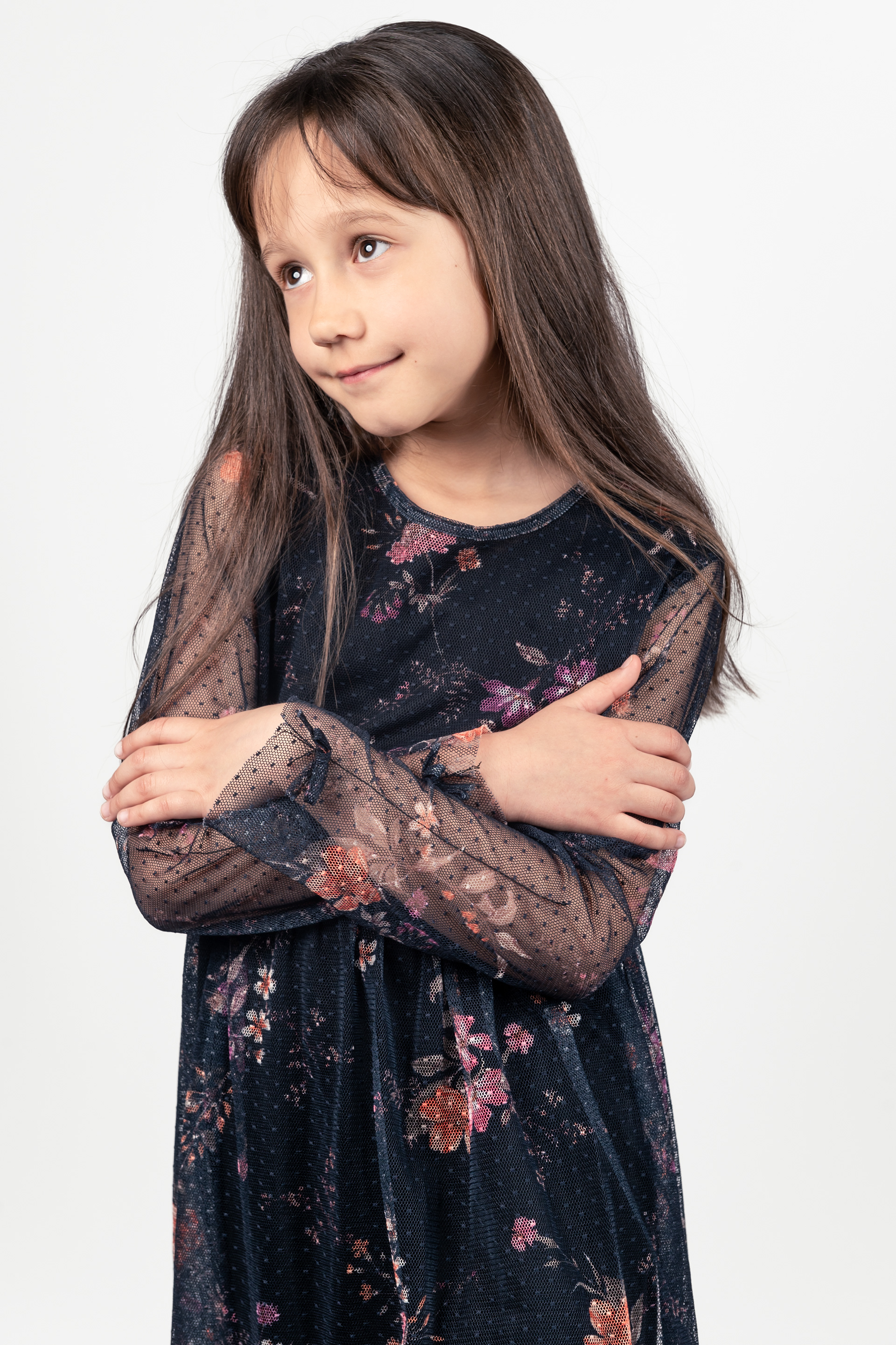 Cute Girl pose, Young girl photoshoot, model portfolio, elegant dress