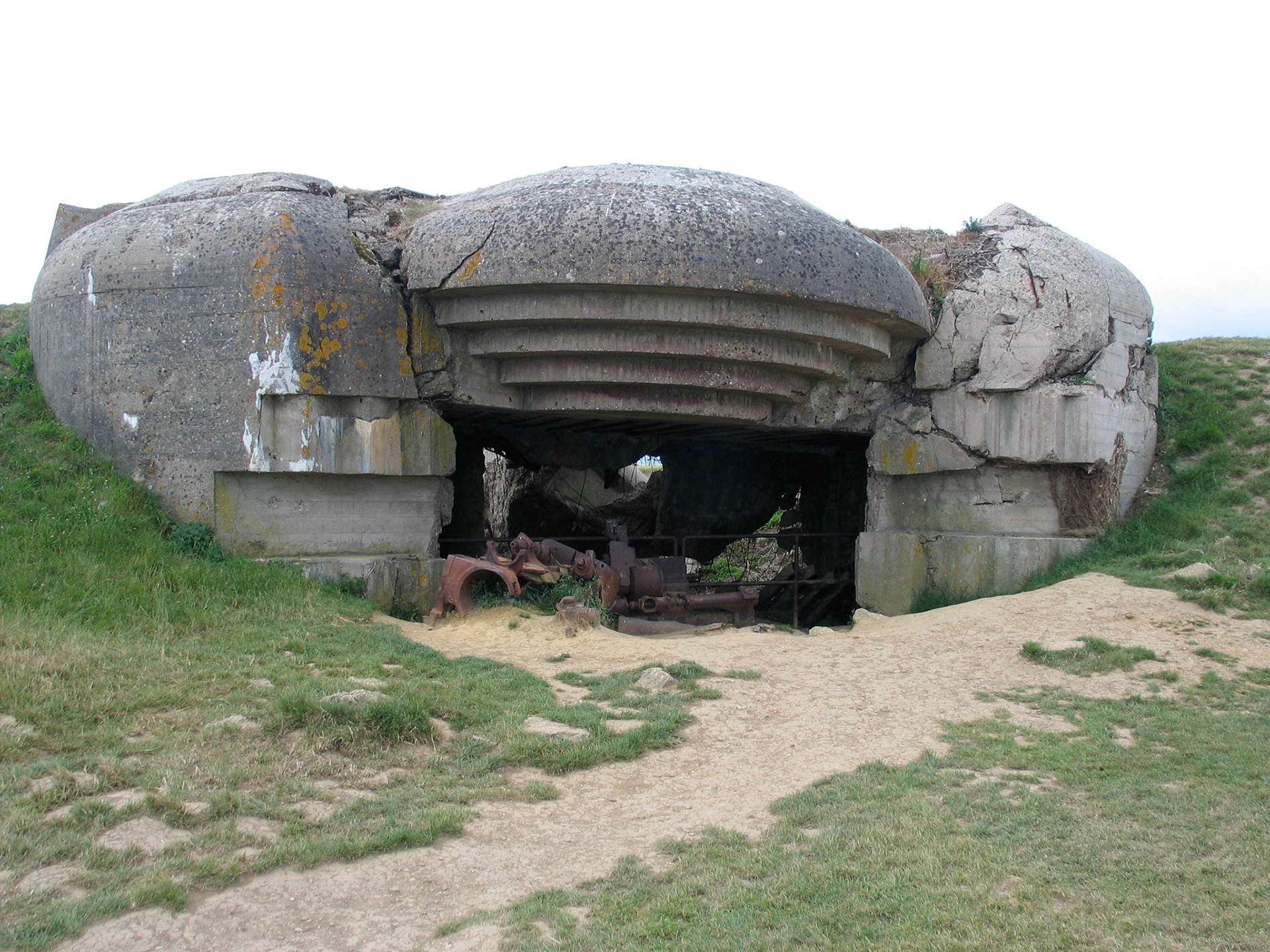 Longues-Sur-Merin tykkikasematteja