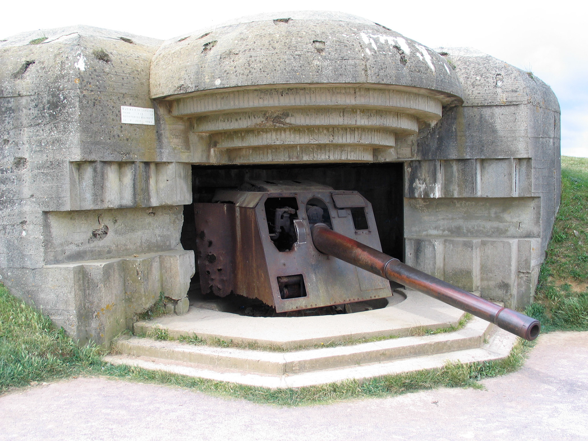 Longues-Sur-Merin tykkikasematteja