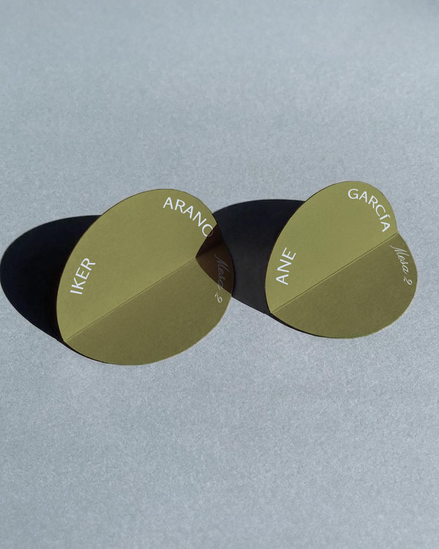 Tarjetas de lugar contemporáneo, minimal y original para papelería de boda