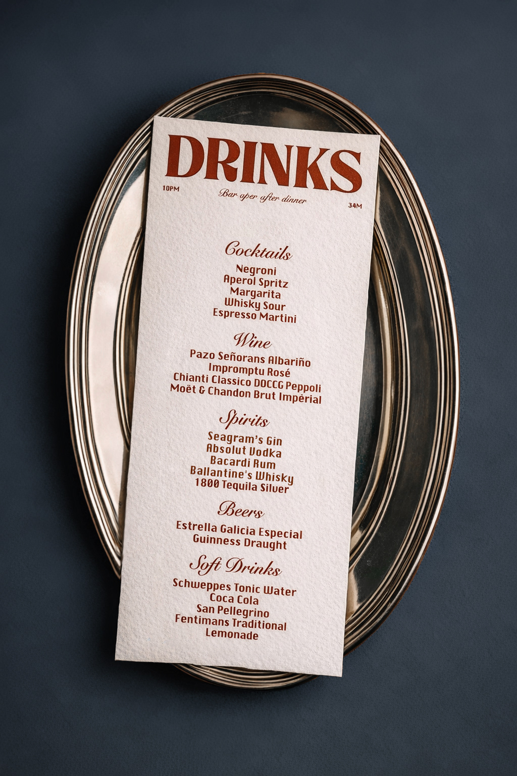 Papelería de boda retro y moderno con menú de bebidas bar estilo retro destination wedding