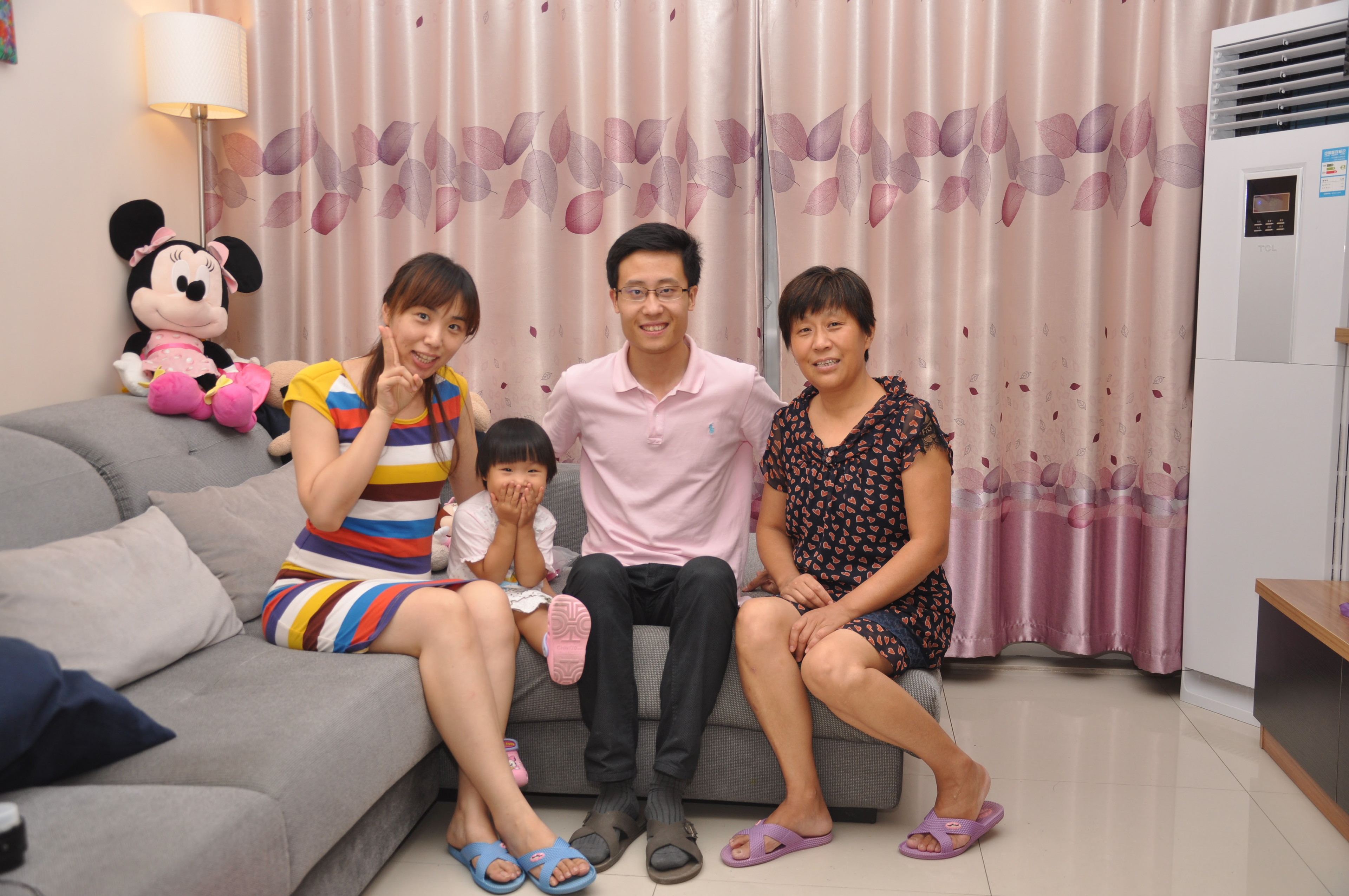 Steven Jiang and his family