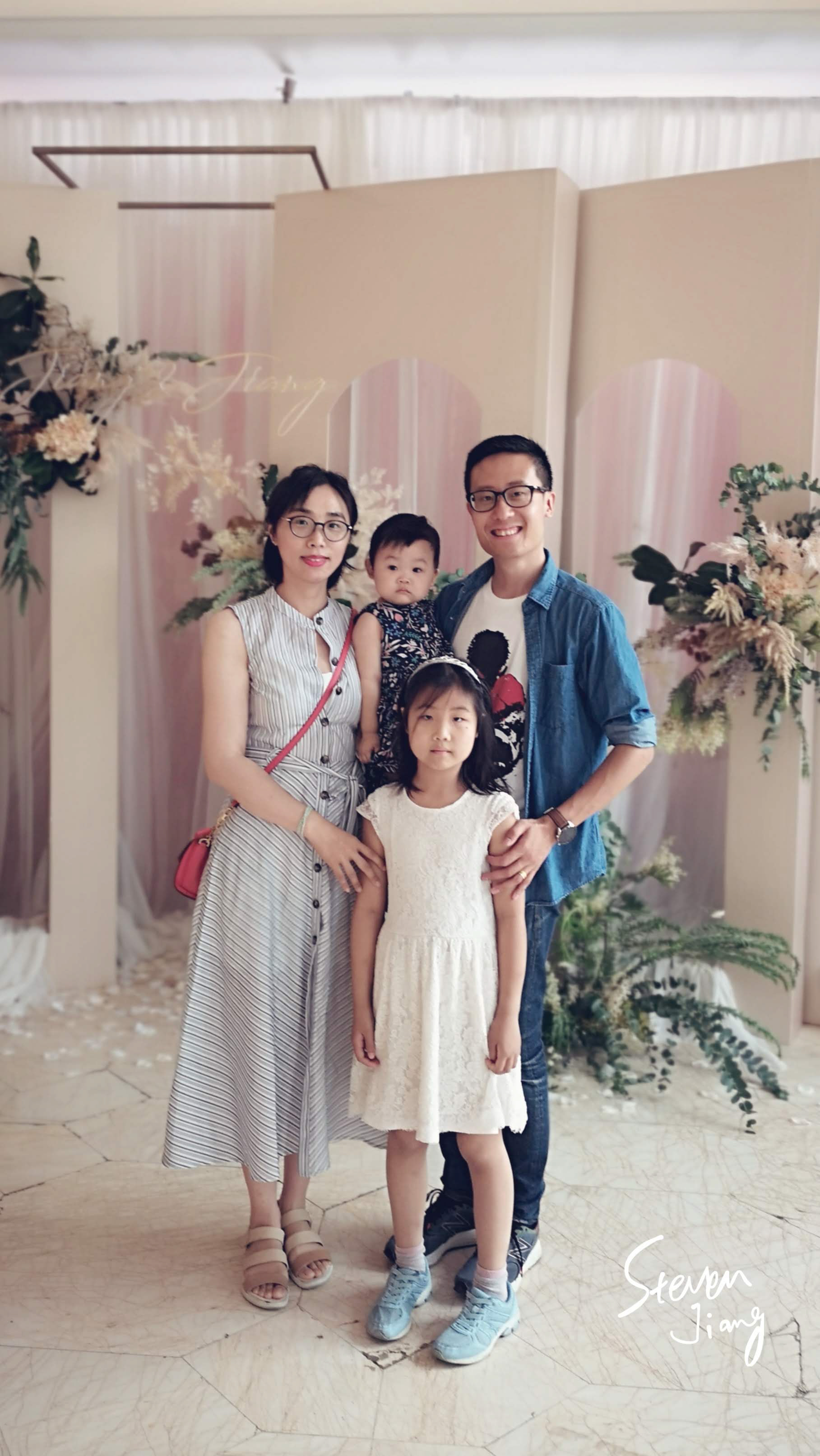 Steven Jiang and his family