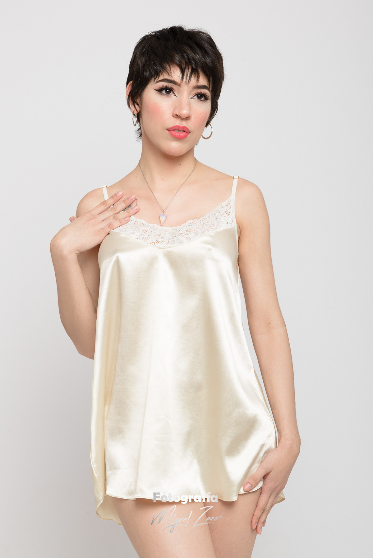 fotografo de moda en lencería para tienda online Alvanty