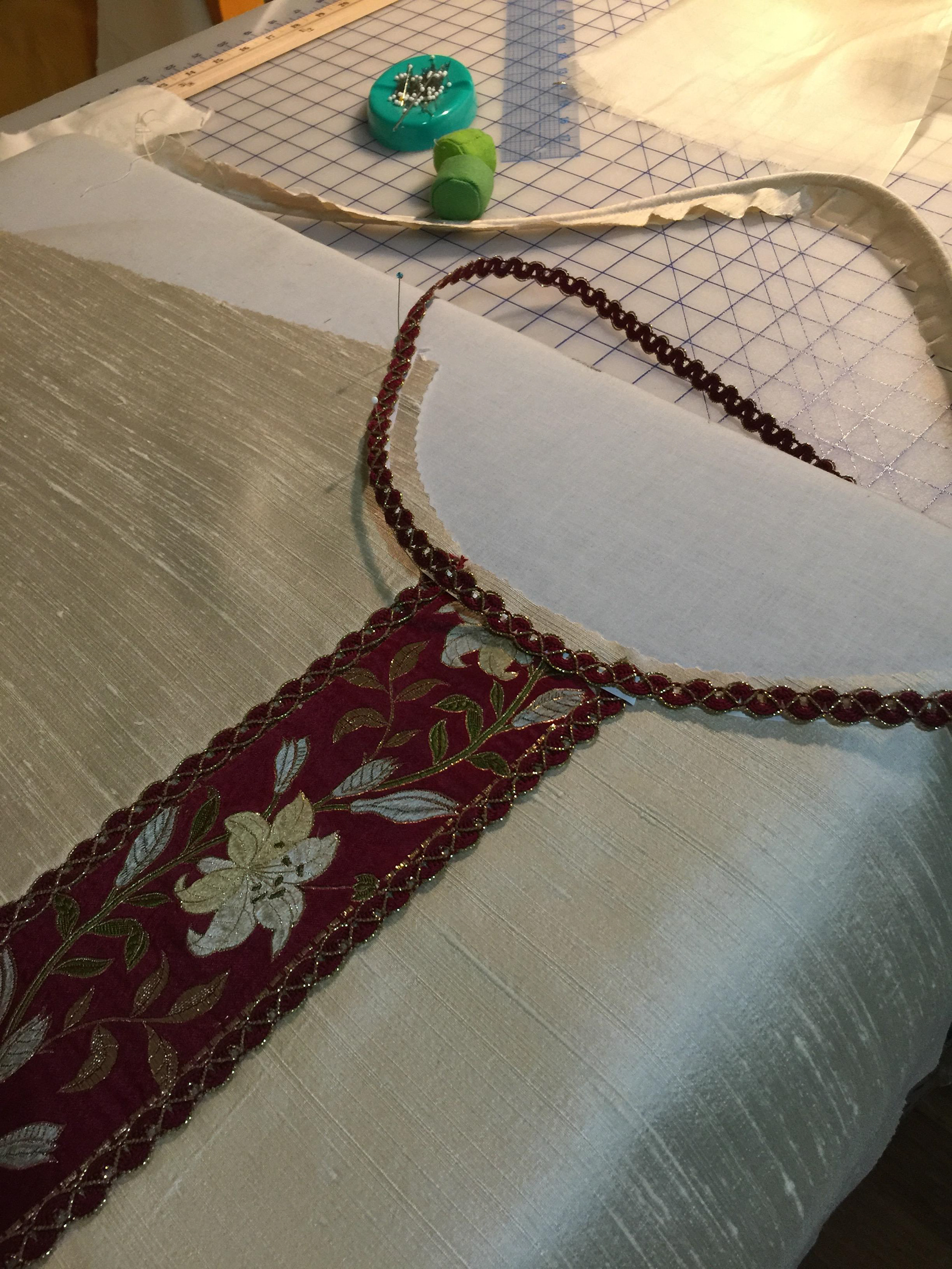 Front Ribbon Edge Trim Placement