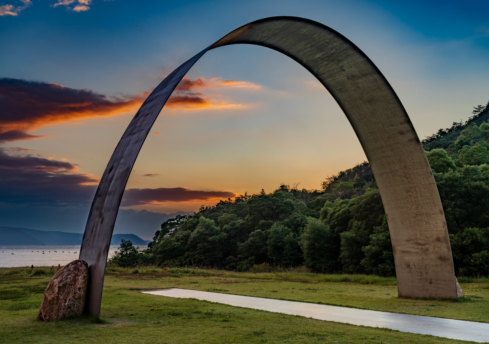 Porte vers l'infini by Lee Ufan near the Lee Ufan Museum on Naoshima