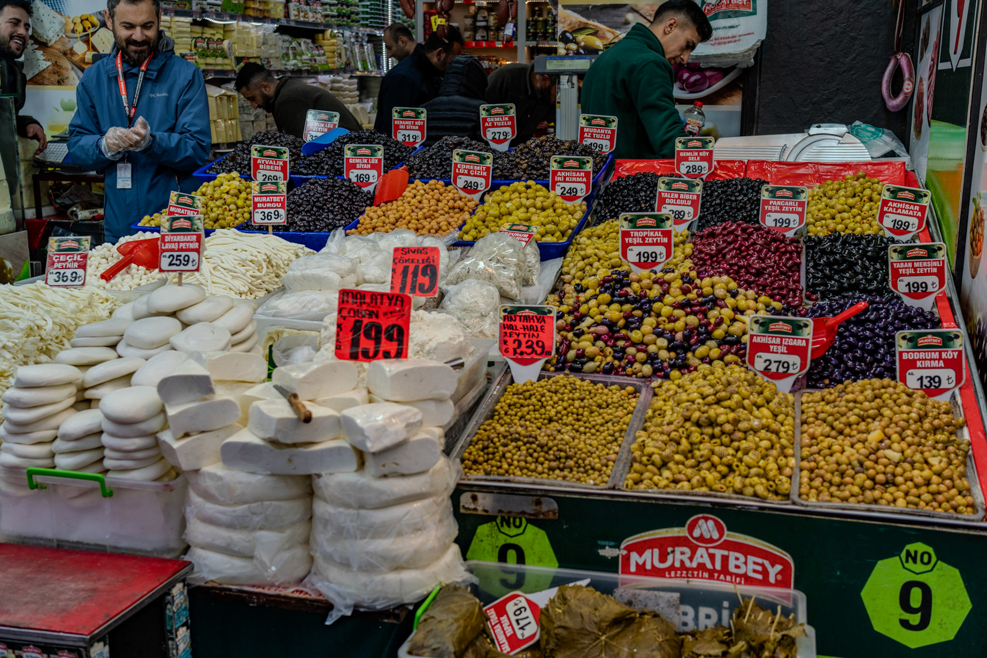 Cheeses &amp; olives, Istanbul spice bazaar