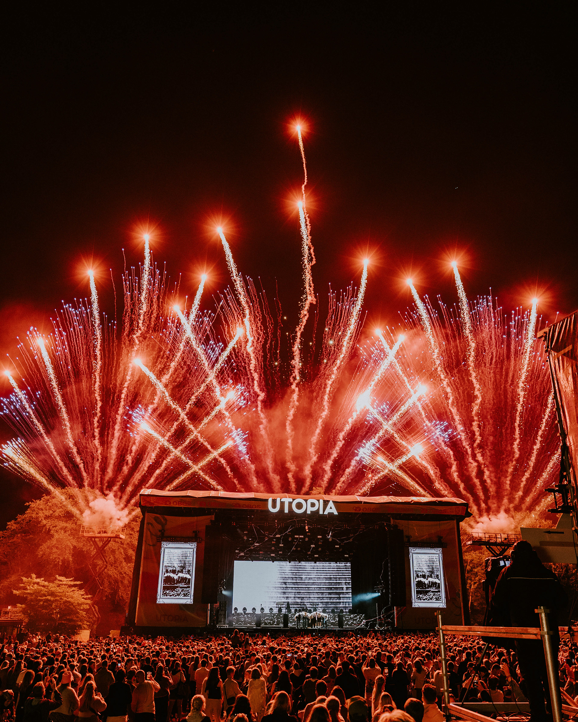MAIN STAGE
