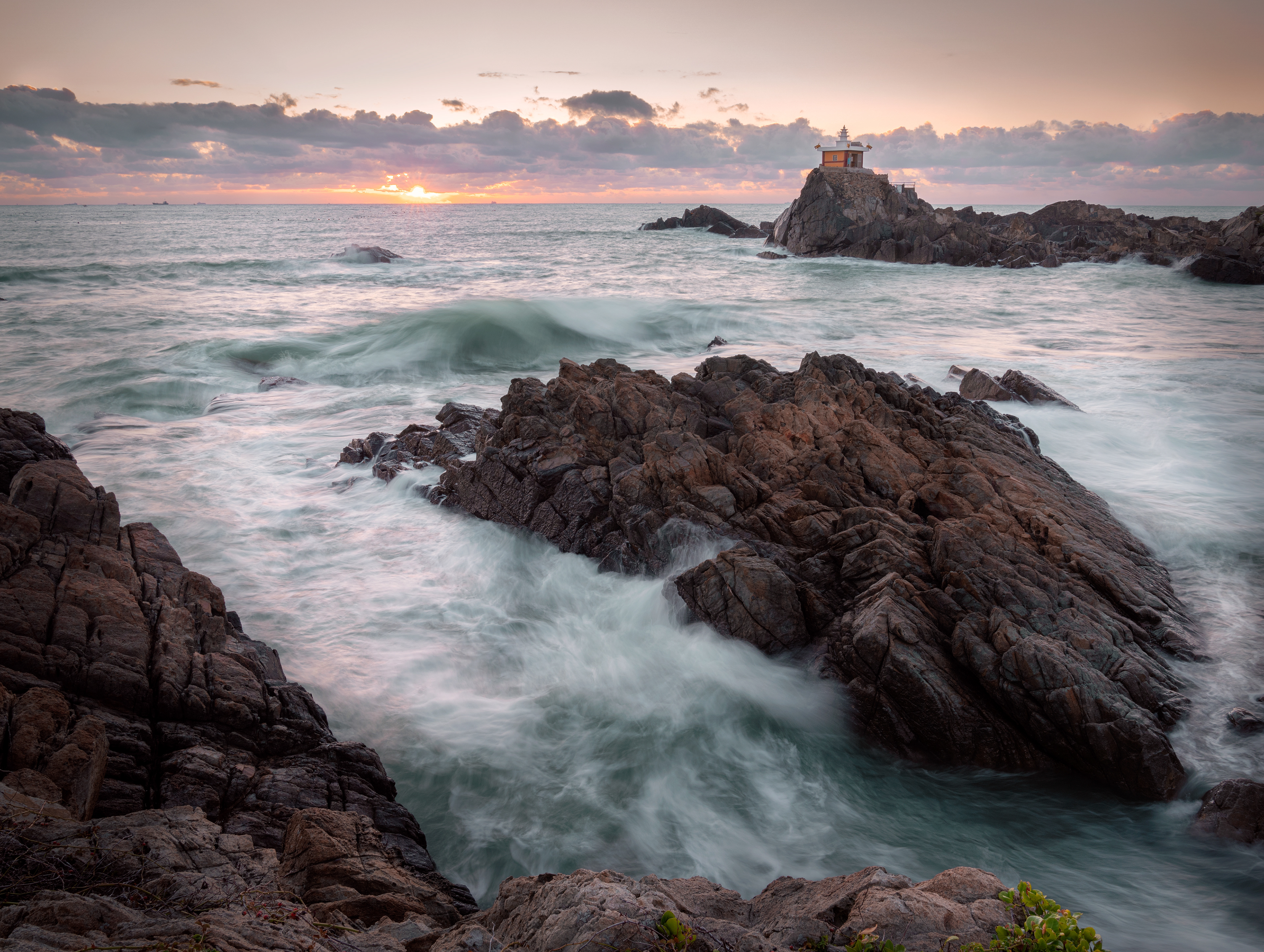 Enlightened coast of Busan (오랑대)