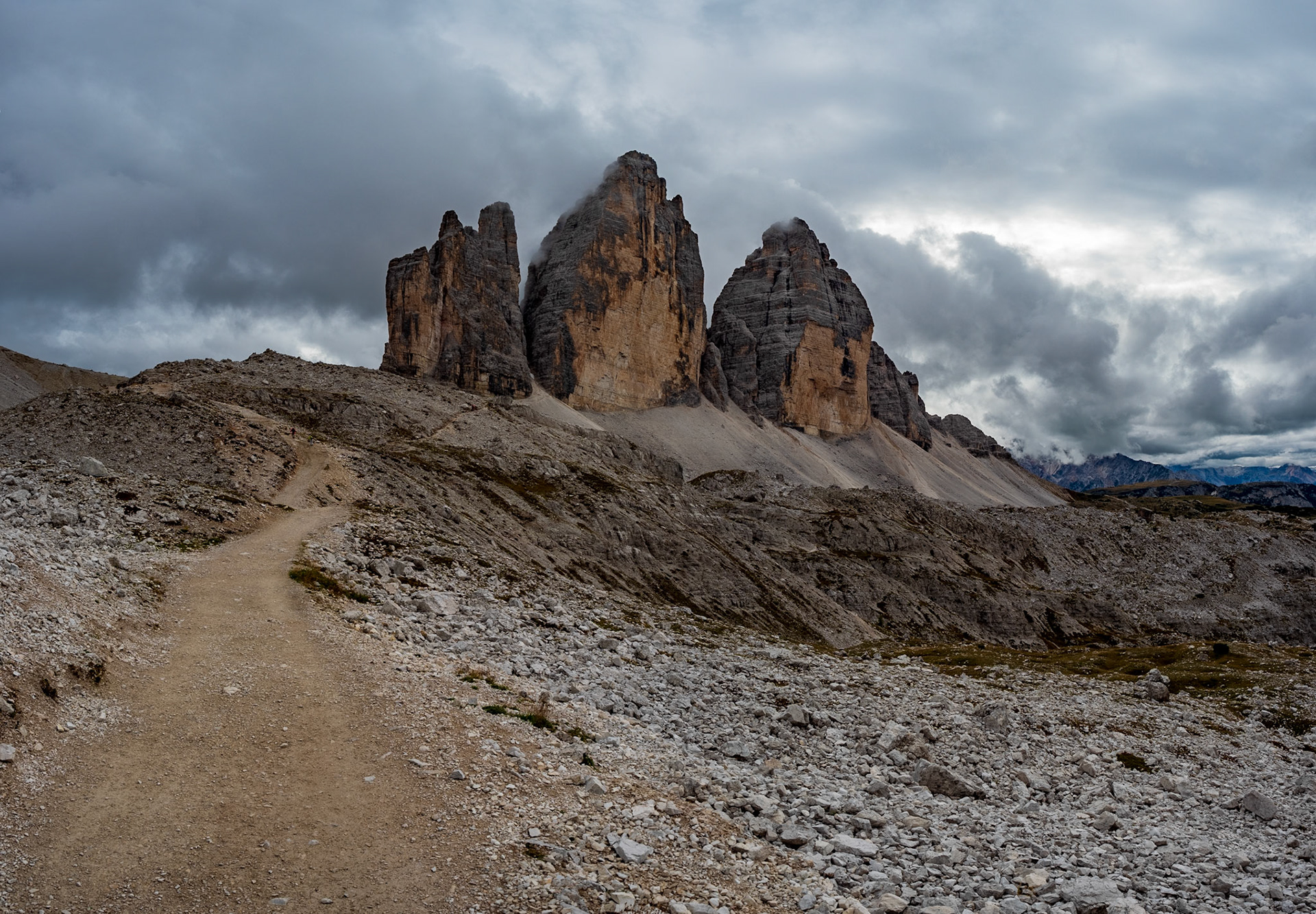 Um die Drei Zinnen herum